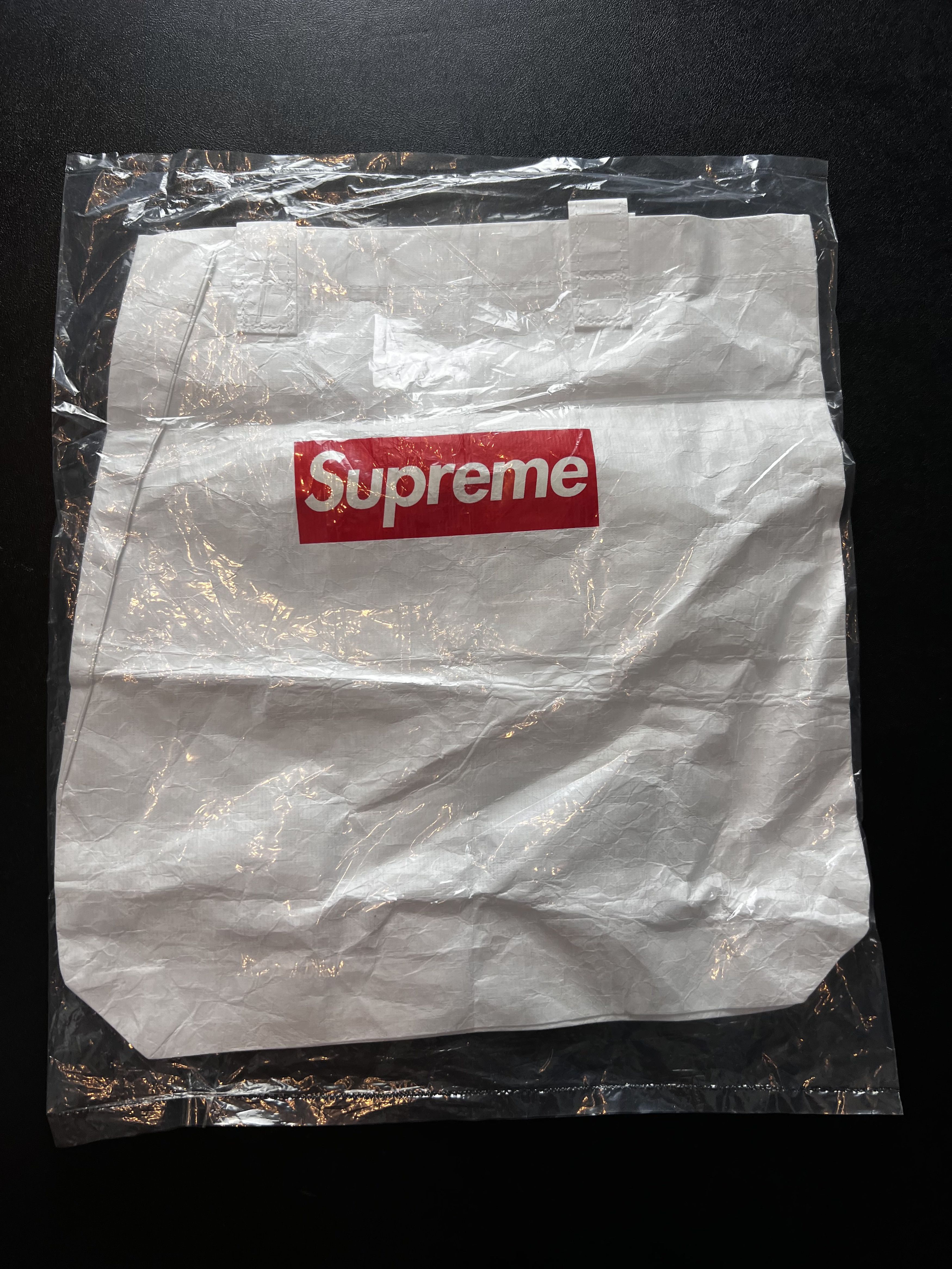 Supreme Supreme Nylon Gift Tote Bag White F/W 16 Size ONE SIZE - 1 Thumbnail