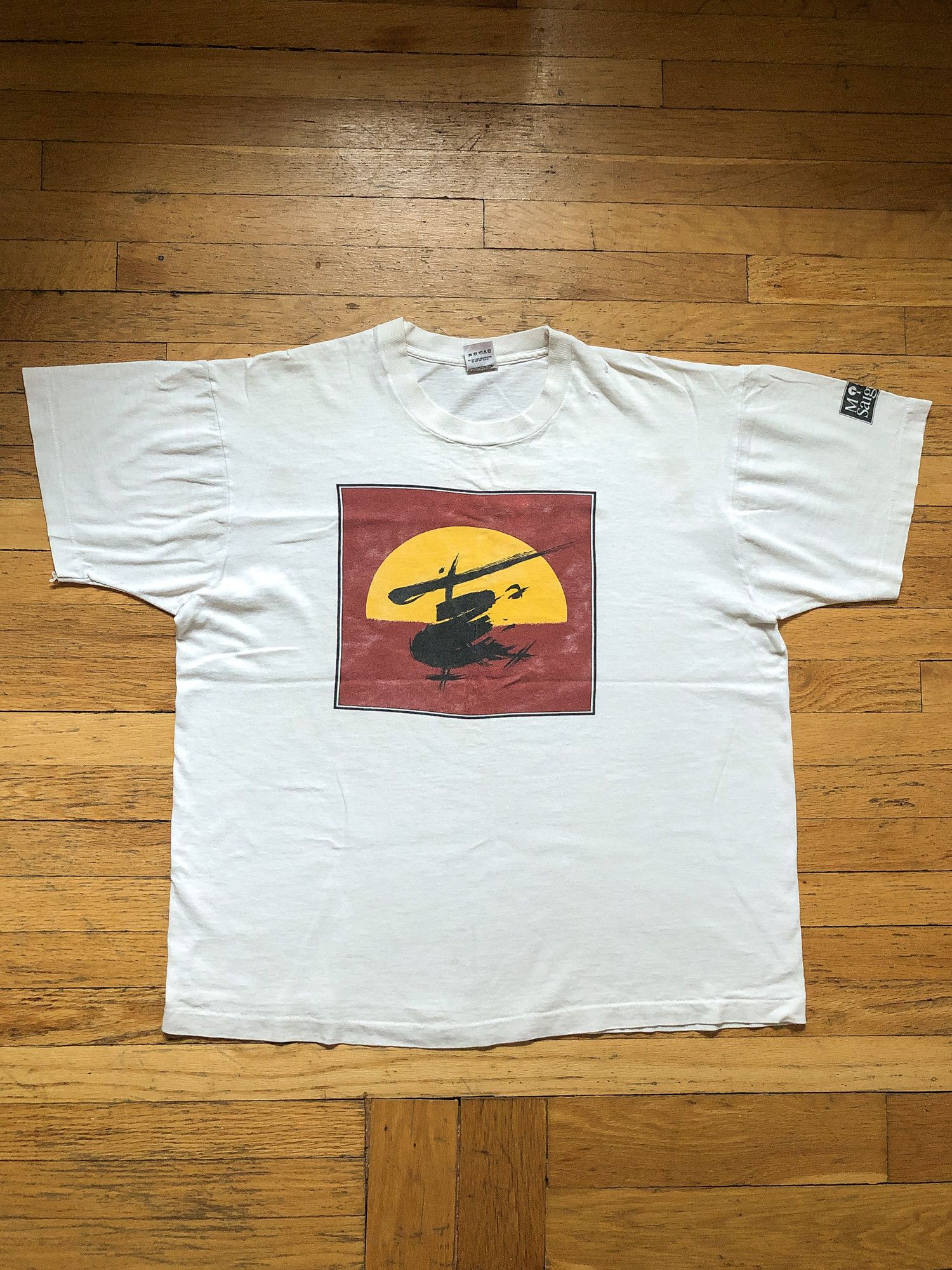Fruit Of The Loom × Vintage 1998 Single Stitch Boxy 'Miss Saigon' T-Shirt Size US XL / EU 56 / 4 - 2 Thumbnail
