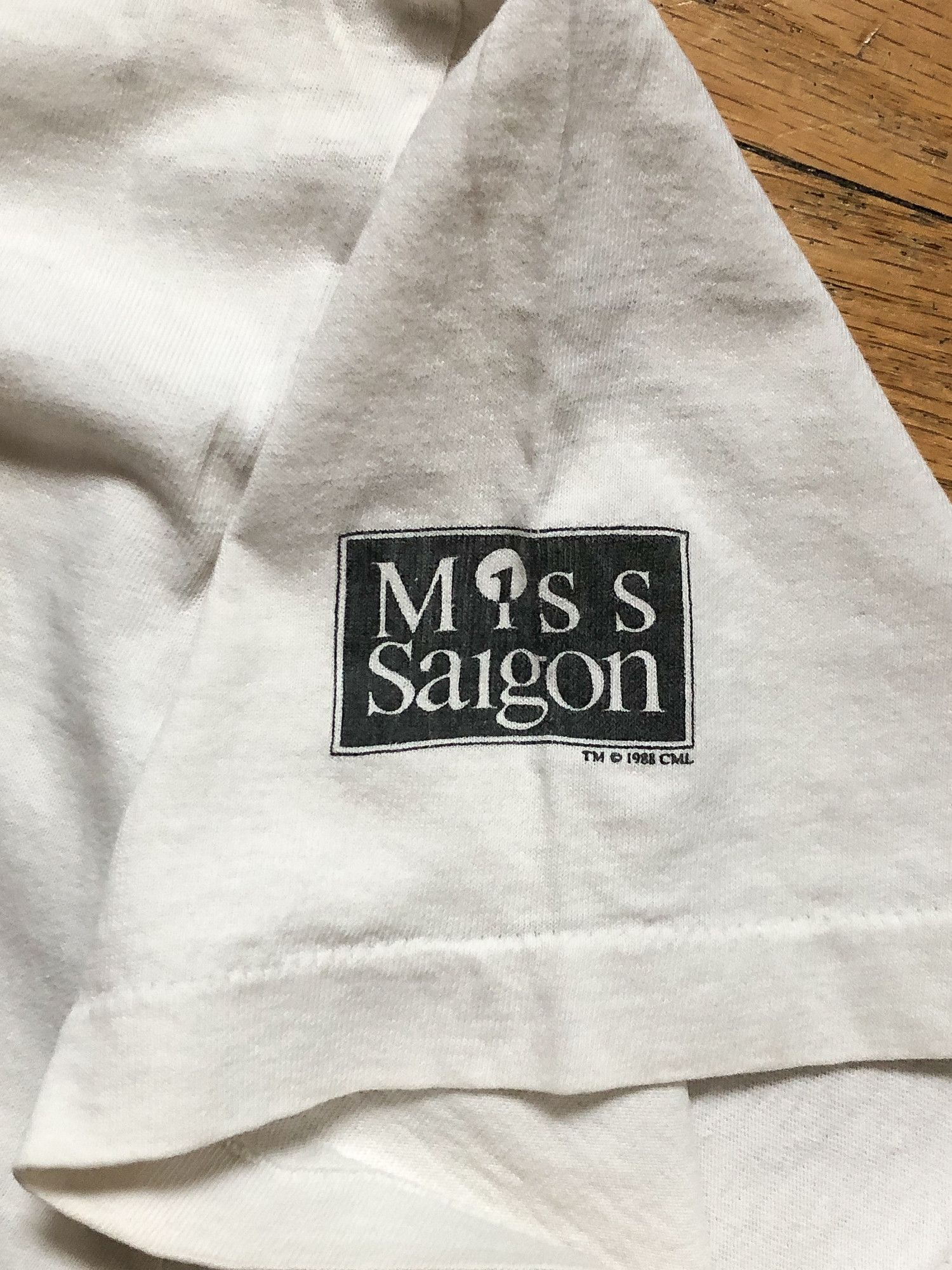 Fruit Of The Loom × Vintage 1998 Single Stitch Boxy 'Miss Saigon' T-Shirt Size US XL / EU 56 / 4 - 4 Thumbnail