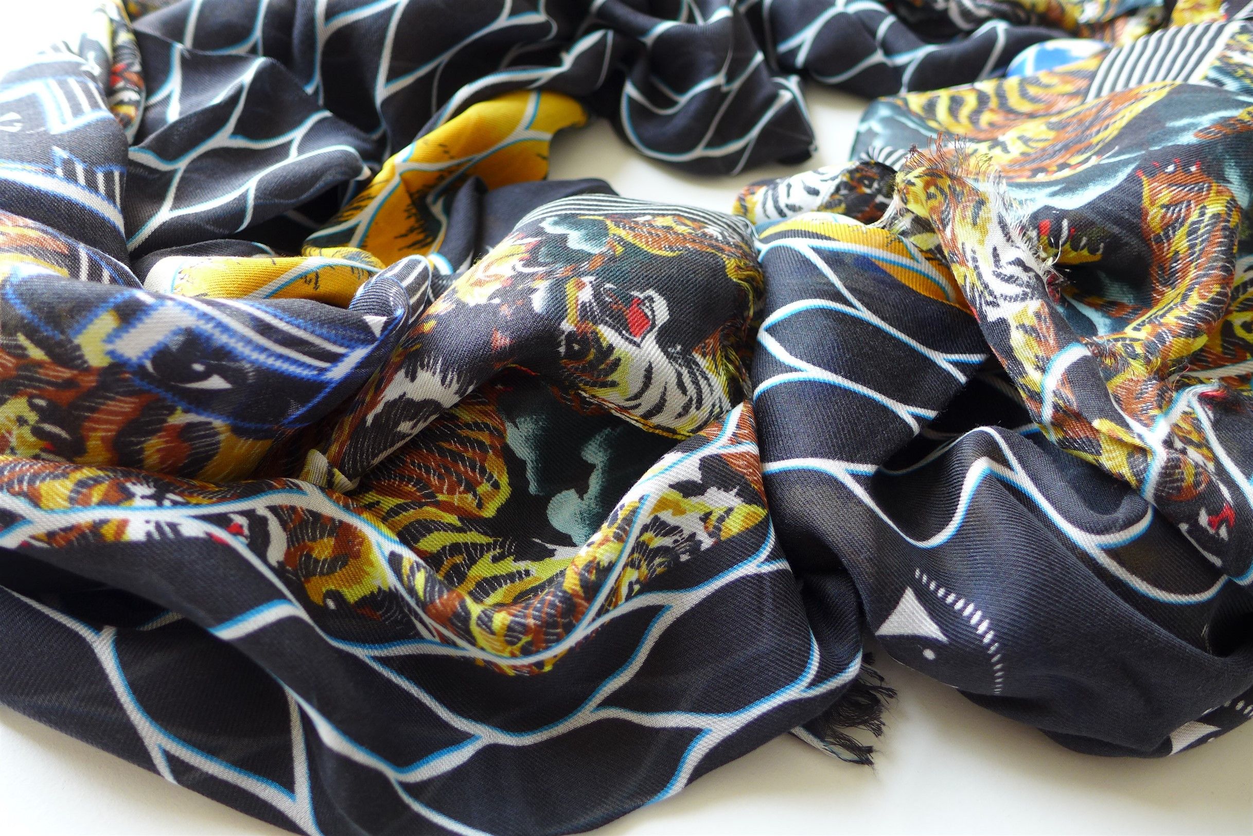Kenzo Kenzo Multi Logo Modal Scarf Size ONE SIZE - 6 Thumbnail