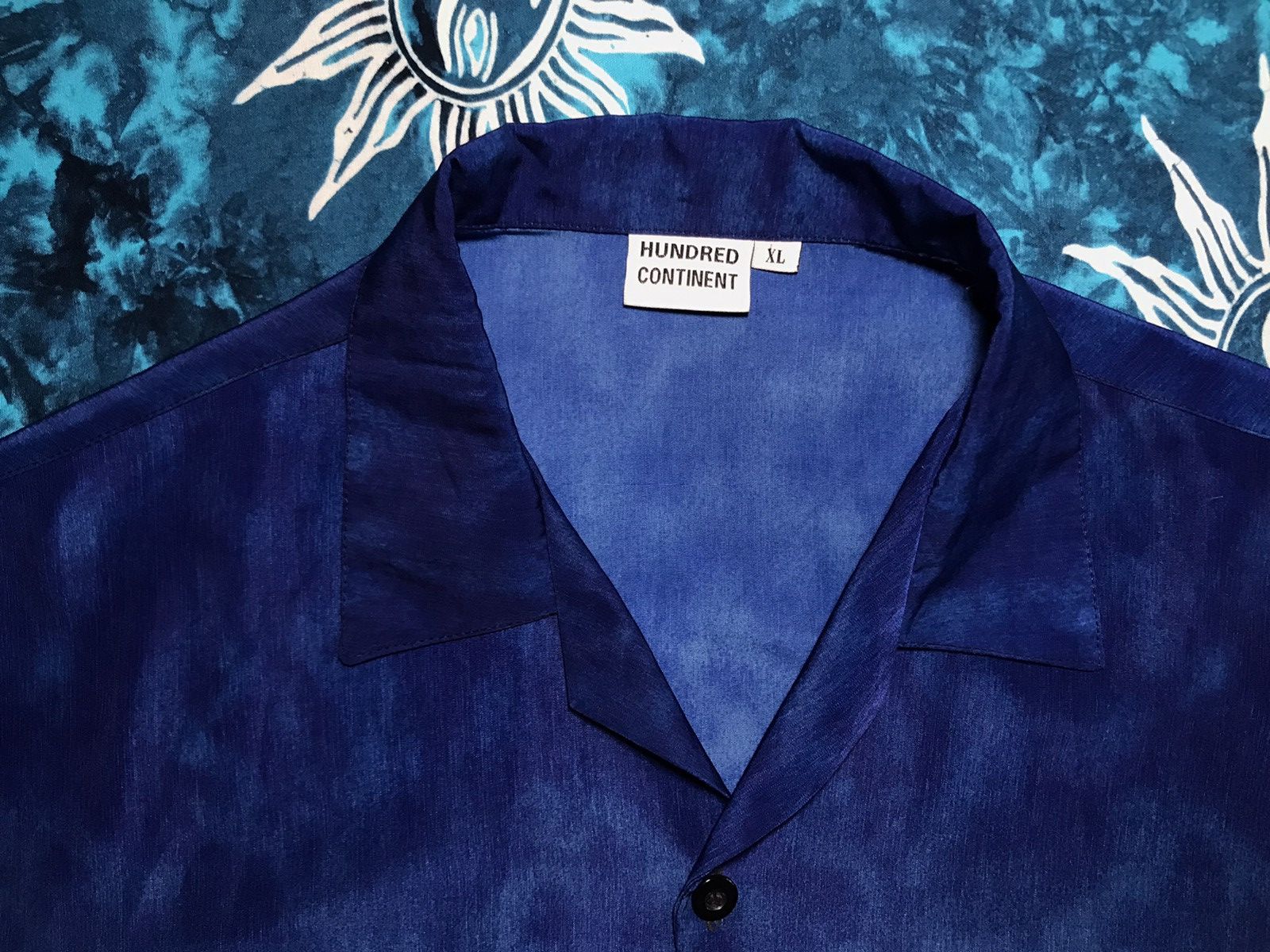 Vintage Vintage Hundred Continent Hawaiian Shirt Collar Y2K Size US XL / EU 56 / 4 - 9 Thumbnail