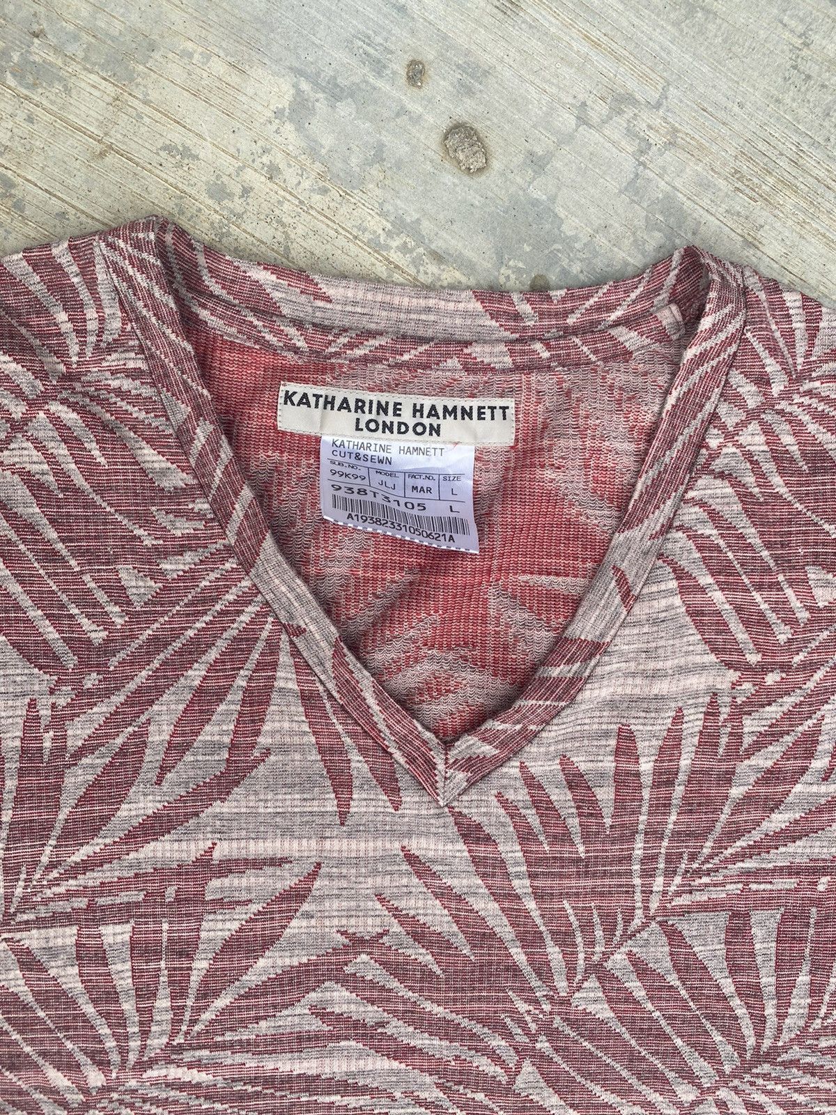 Katharine Hamnett London × Vintage Katharine Hamnett London Floral Vneck Tee Size L / US 10 / IT 46 - 3 Thumbnail