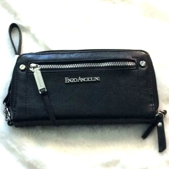 Enzo angiolini wristlet sale