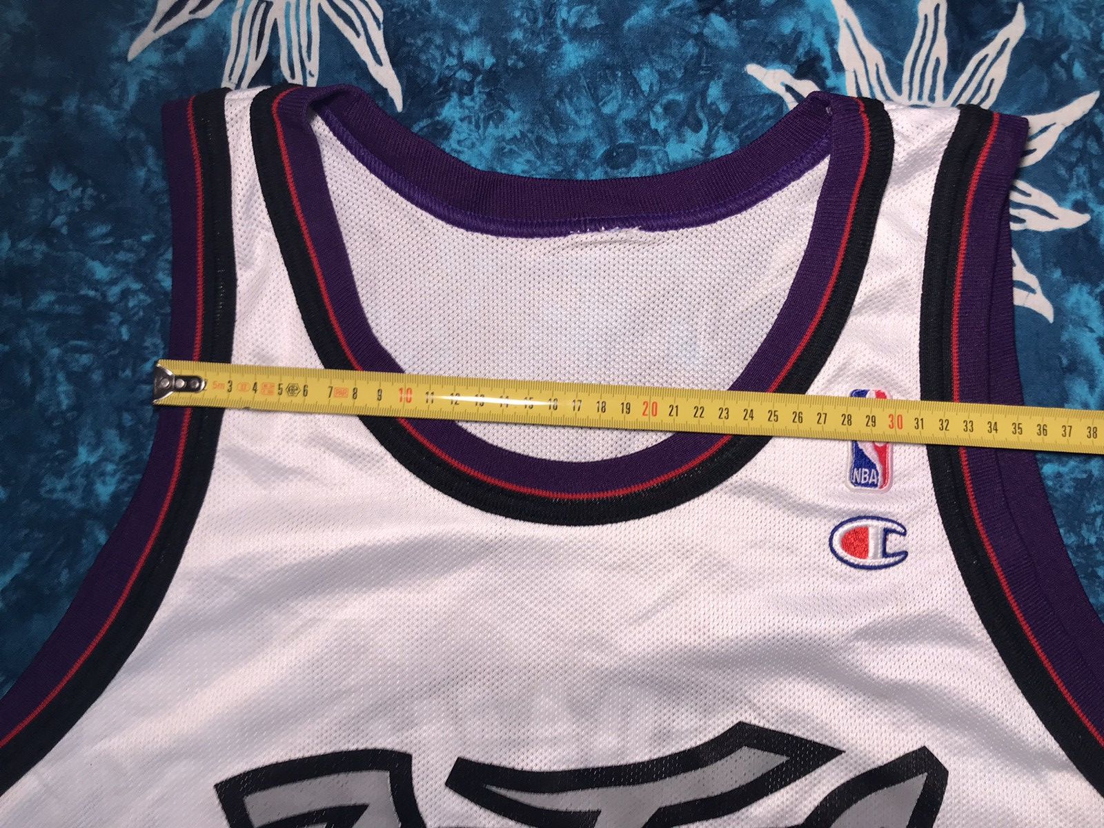 Other Vintage 90’s Champion Toronto Raptors Champion NBA Jersey Size US M / EU 48-50 / 2 - 17 Thumbnail