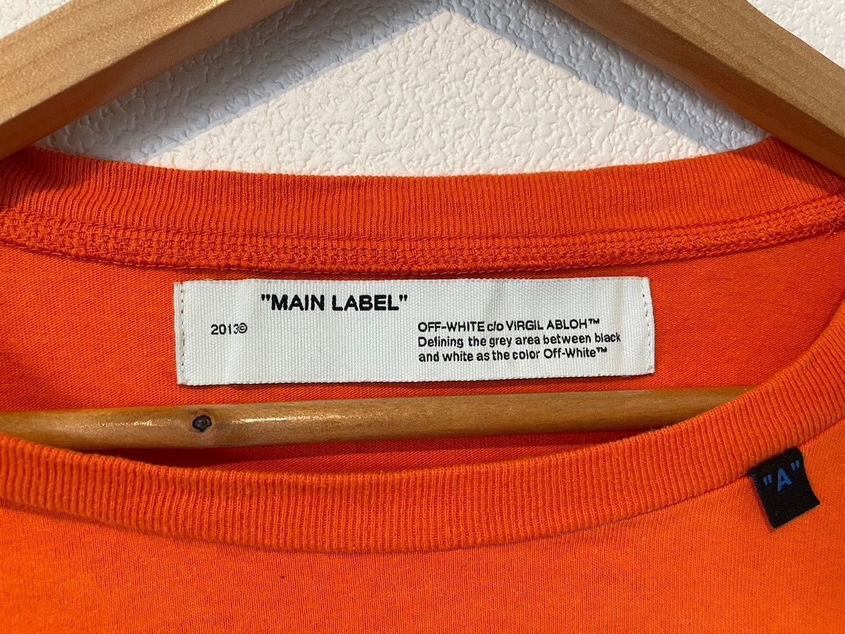 Off-White Acrylic Arrow Tee Size US L / EU 52-54 / 3 - 6 Thumbnail