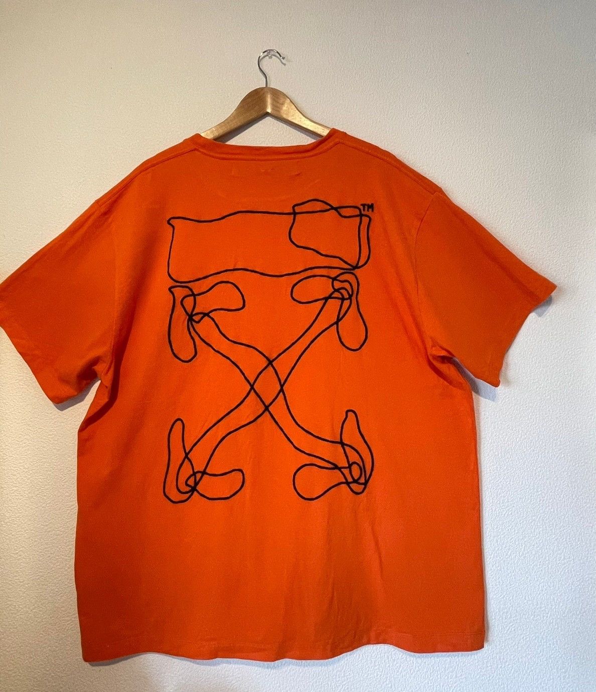 Off-White Acrylic Arrow Tee Size US L / EU 52-54 / 3 - 3 Thumbnail
