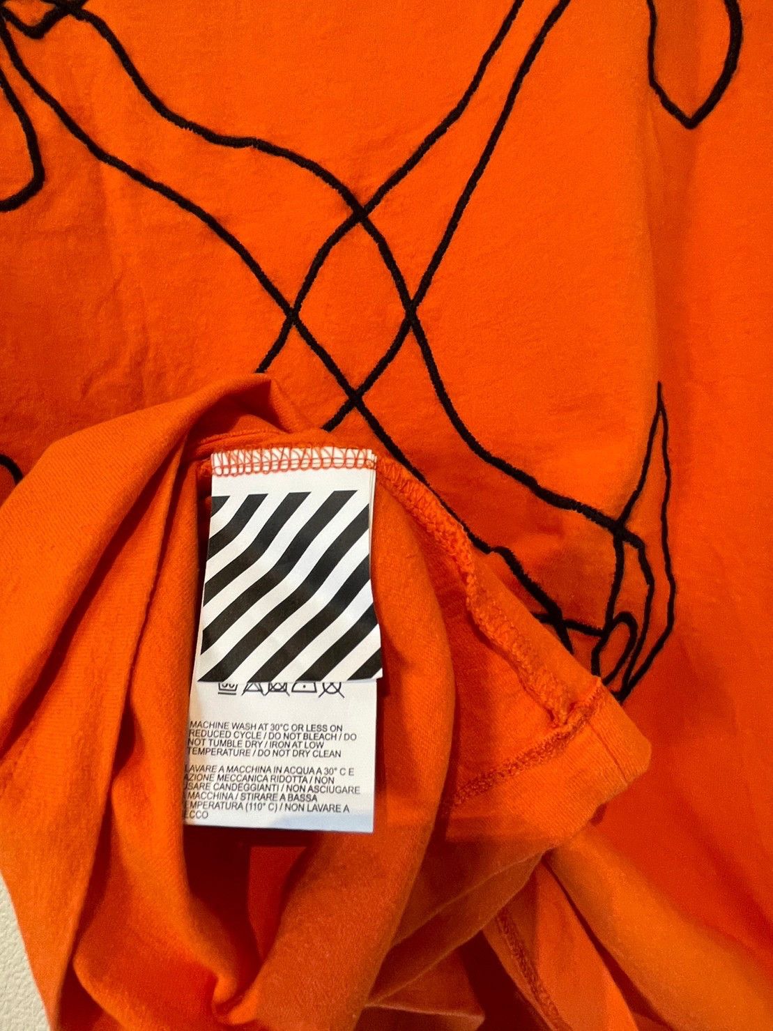 Off-White Acrylic Arrow Tee Size US L / EU 52-54 / 3 - 7 Thumbnail