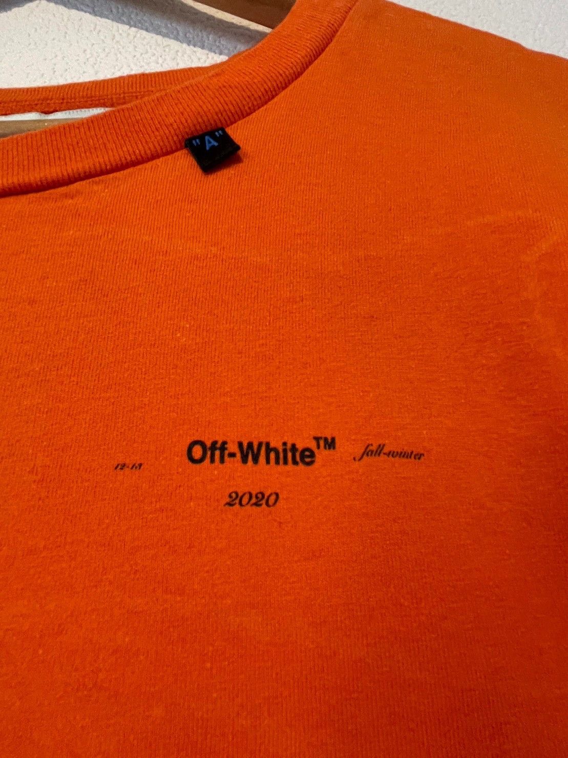 Off-White Acrylic Arrow Tee Size US L / EU 52-54 / 3 - 5 Thumbnail