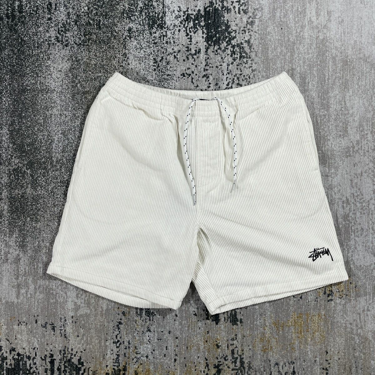 Stussy STUSSY WIDE WALE SHORTS WHITE // 30” Size US 30 / EU 46 - 1 Thumbnail