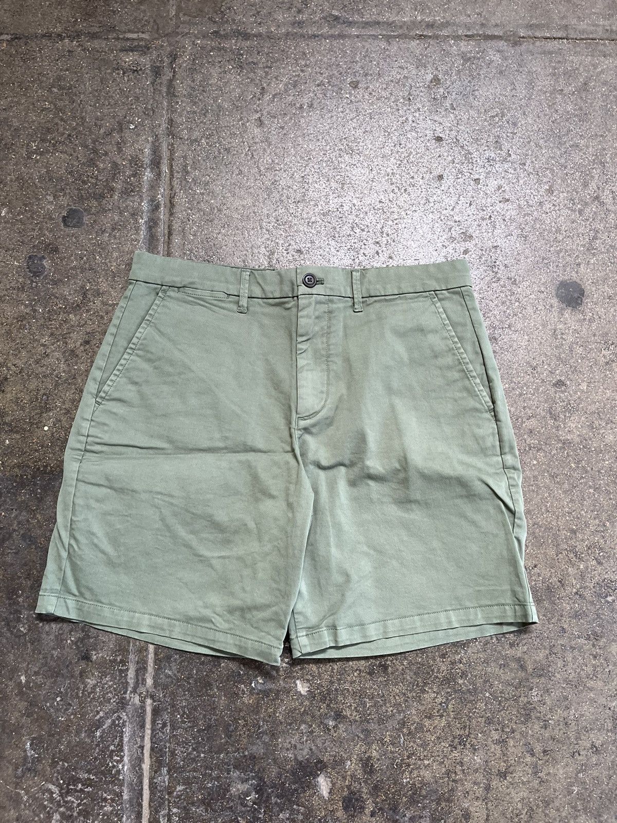 Gap Gap Chino Shorts Size US 31 - 1 Thumbnail