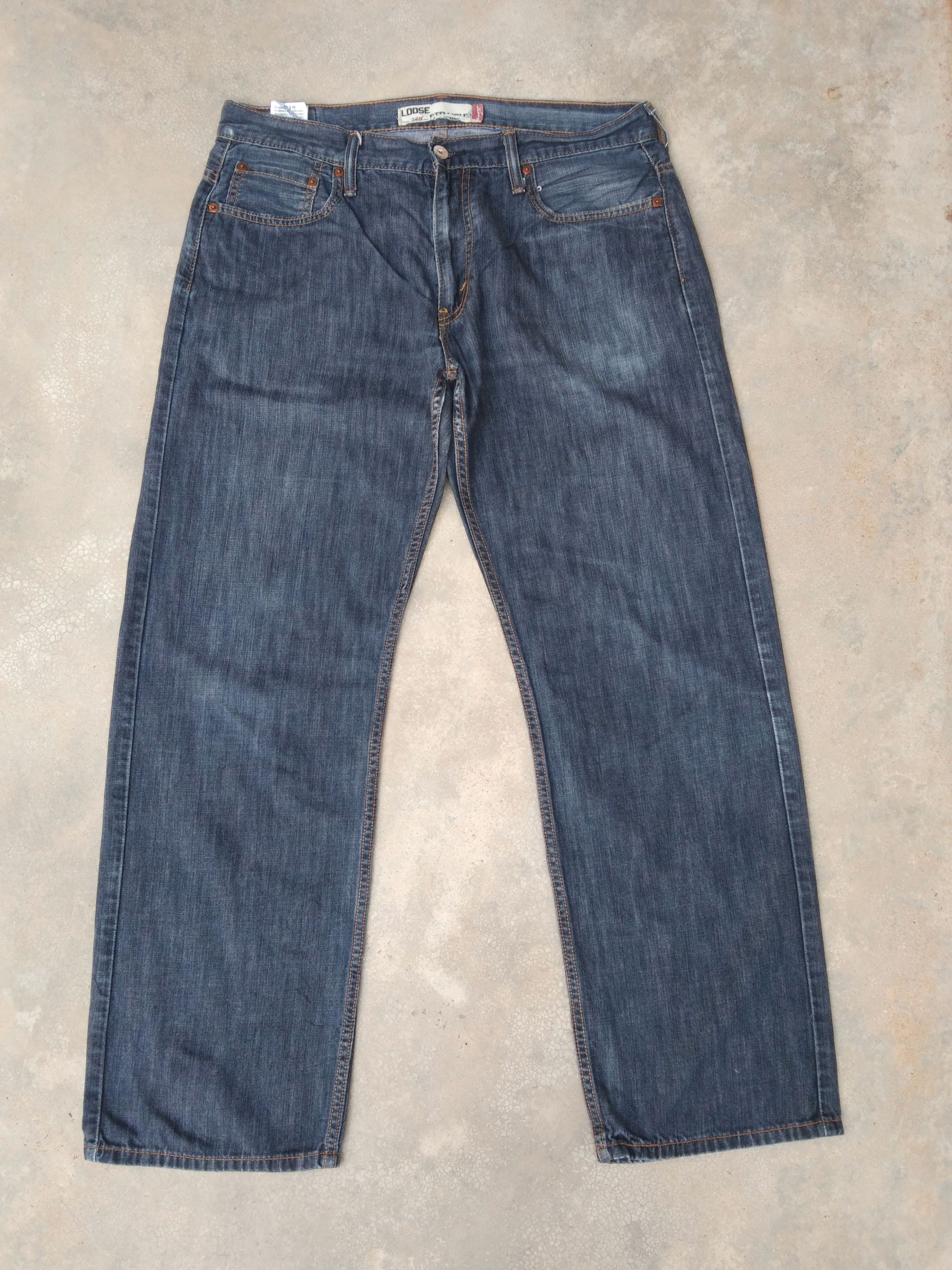 image of Vintage Levi's Jeans 569 Loose Straight Fit 34X30 in Blue, Men's