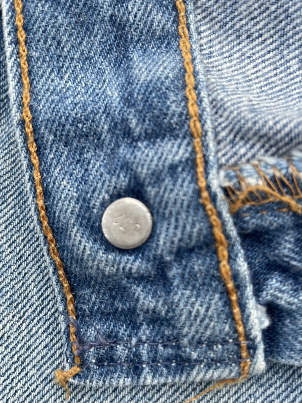 Le Grande Bleu (L.G.B.) Vintage Levis 501xx Usa 1993 Single R Aging Wash Denim Size US 29 - 14 Thumbnail