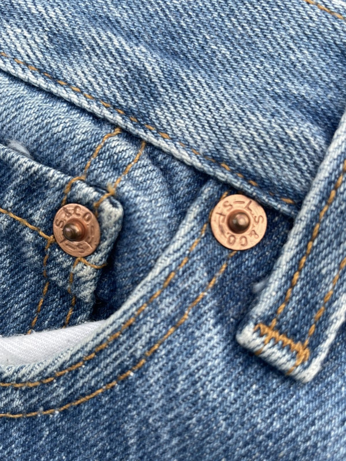 Le Grande Bleu (L.G.B.) Vintage Levis 501xx Usa 1993 Single R Aging Wash Denim Size US 29 - 16 Thumbnail
