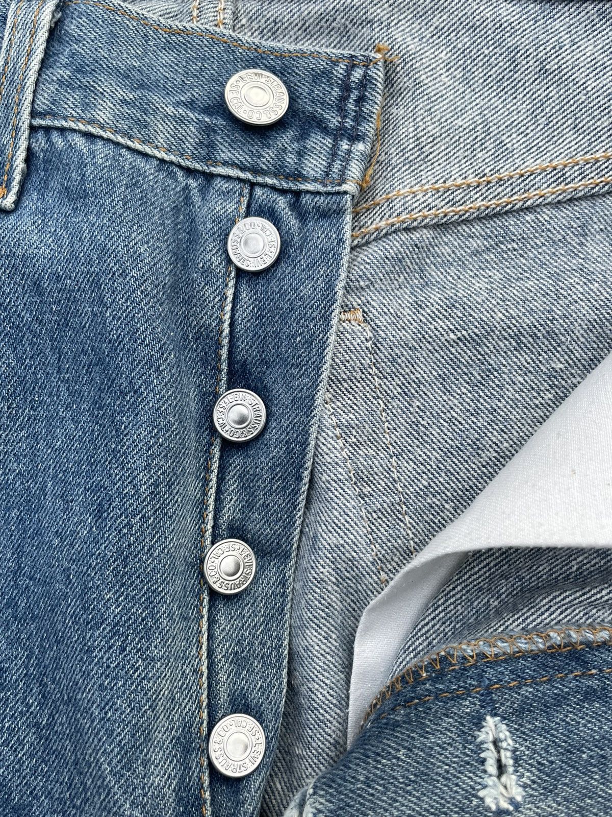 Le Grande Bleu (L.G.B.) Vintage Levis 501xx Usa 1993 Single R Aging Wash Denim Size US 29 - 18 Thumbnail