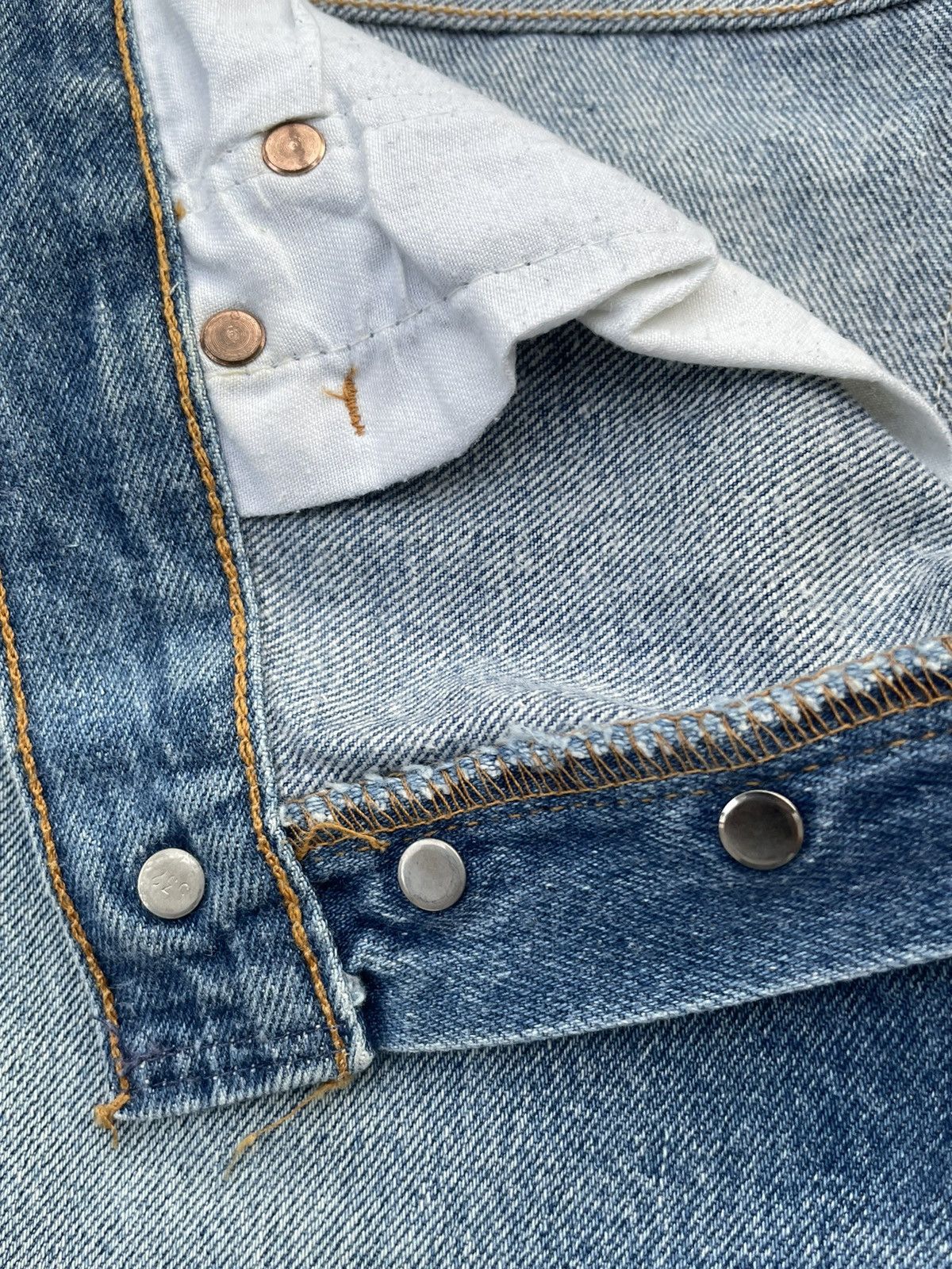 Le Grande Bleu (L.G.B.) Vintage Levis 501xx Usa 1993 Single R Aging Wash Denim Size US 29 - 15 Thumbnail