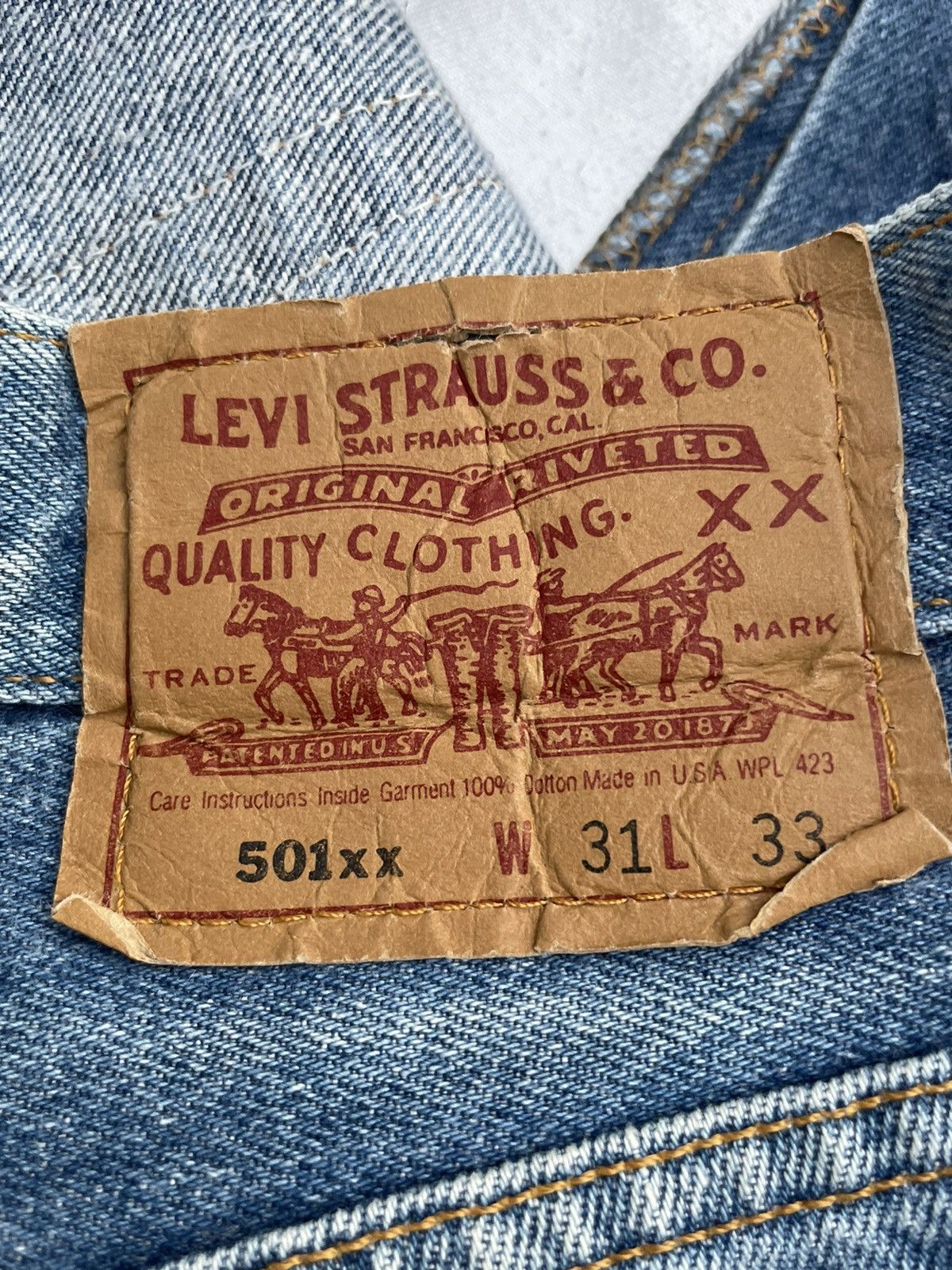 Le Grande Bleu (L.G.B.) Vintage Levis 501xx Usa 1993 Single R Aging Wash Denim Size US 29 - 10 Thumbnail