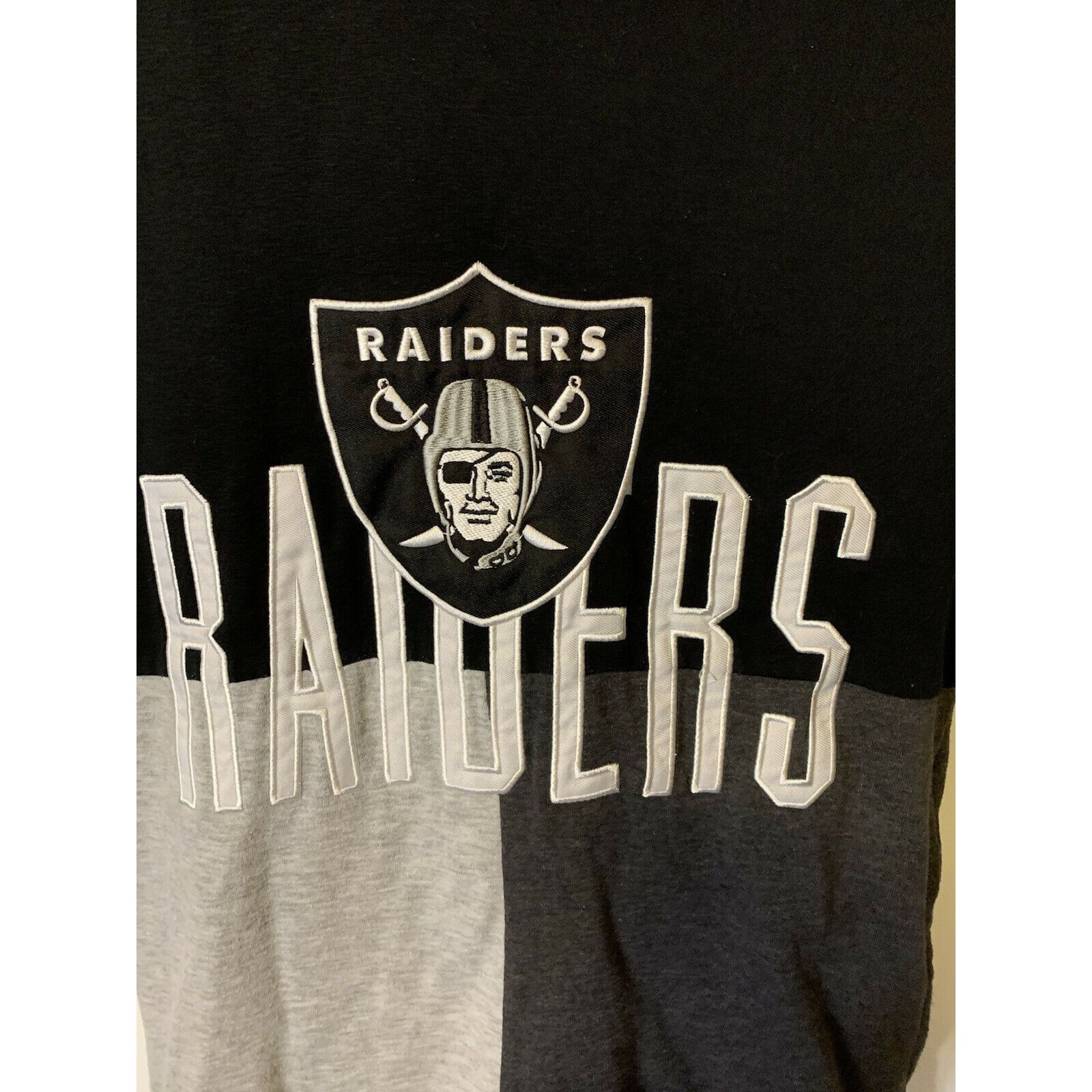 NFL Raiders Men’s Sz S Pullover Style Hoodie Short Sleeve Side P Size US S / EU 44-46 / 1 - 1 Thumbnail