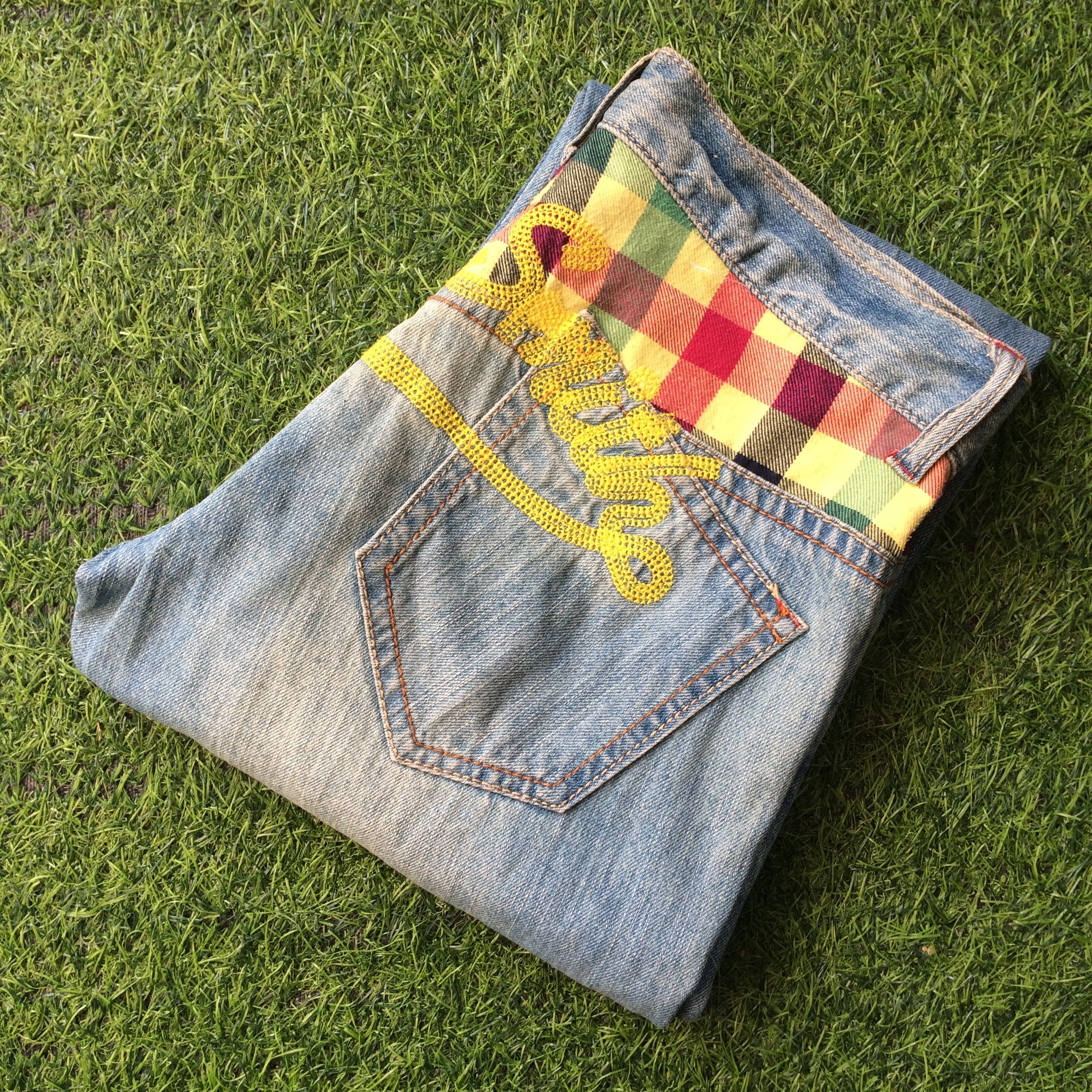 Japanese Brand Japan Spell Out Embroidered Distressed Jeans #D-481 Size US 31 - 9 Thumbnail