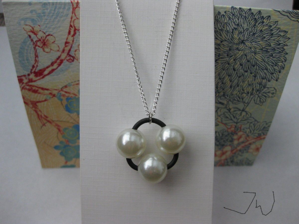 Handmade 3 pearl beads chain necklace Size ONE SIZE - 1 Thumbnail