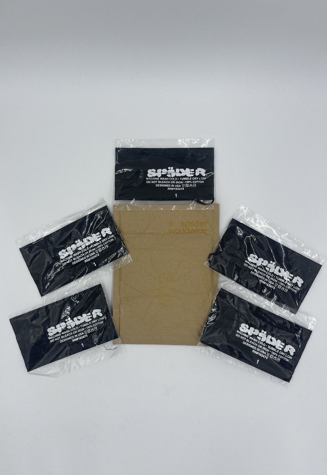 Sp5der × Young Thug YOUNG THUG 🕷 SPIDER WORLDWIDE PACK OF 5 MASK BLK/WHT Size ONE SIZE - 1 Thumbnail