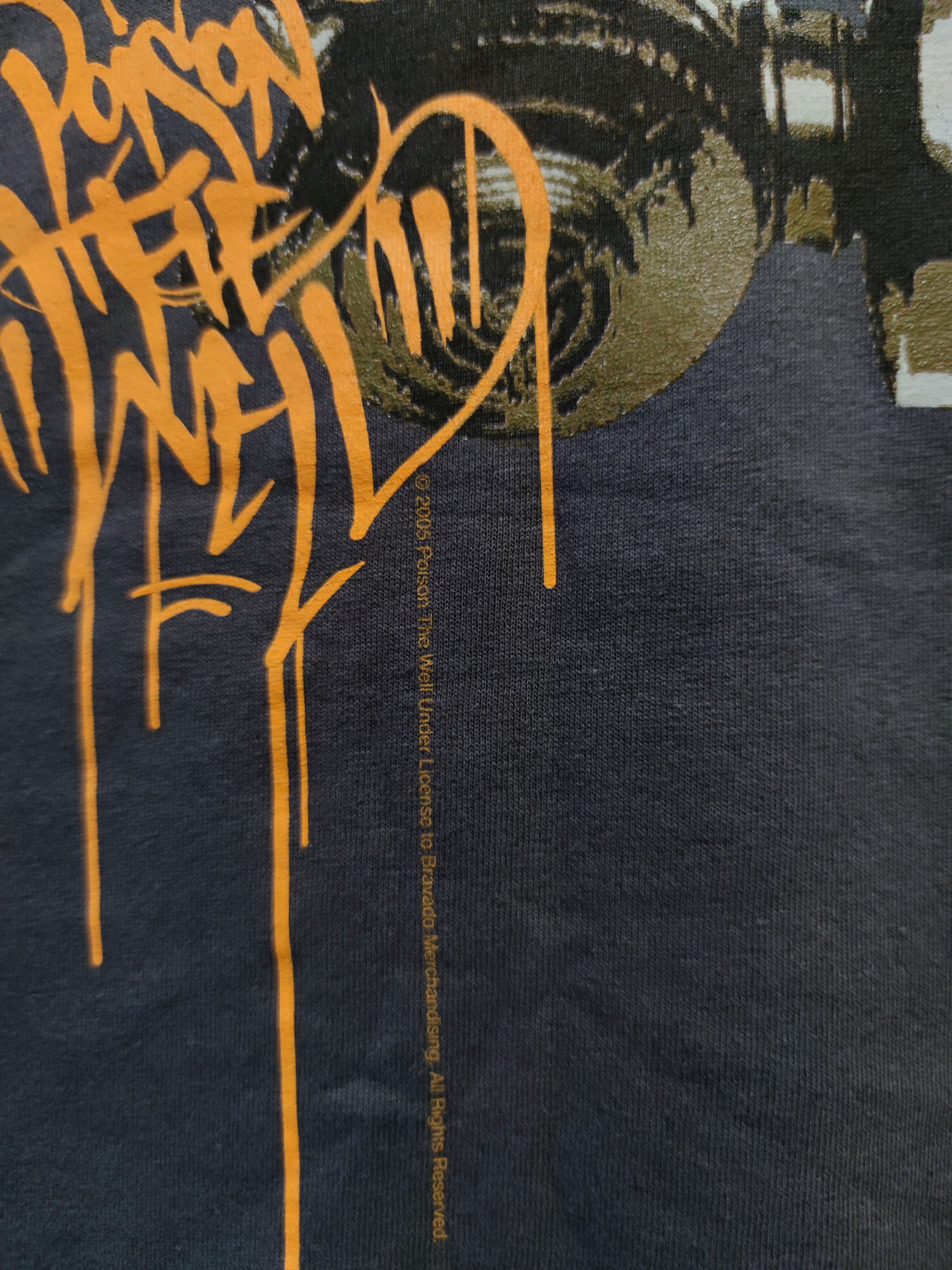 Band Tees Poison The Well Gas Mask ©2005 Bravado Merchandising T-shirt Size US L / EU 52-54 / 3 - 3 Thumbnail