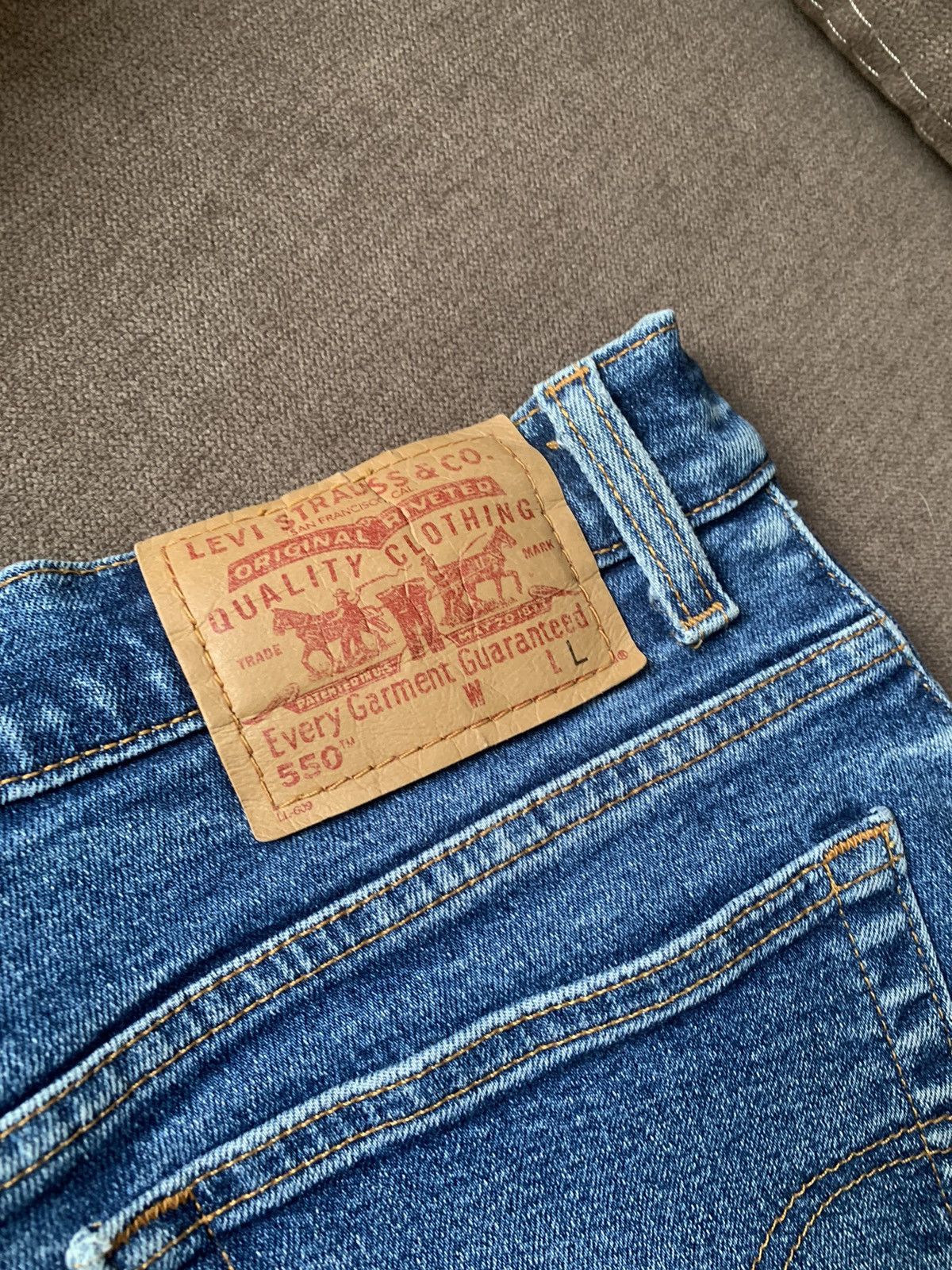 Levi's Vintage Levi’s 550 Distressed Relaxed Fit Denim Pants SZ L Size US 34 / EU 50 - 16 Thumbnail