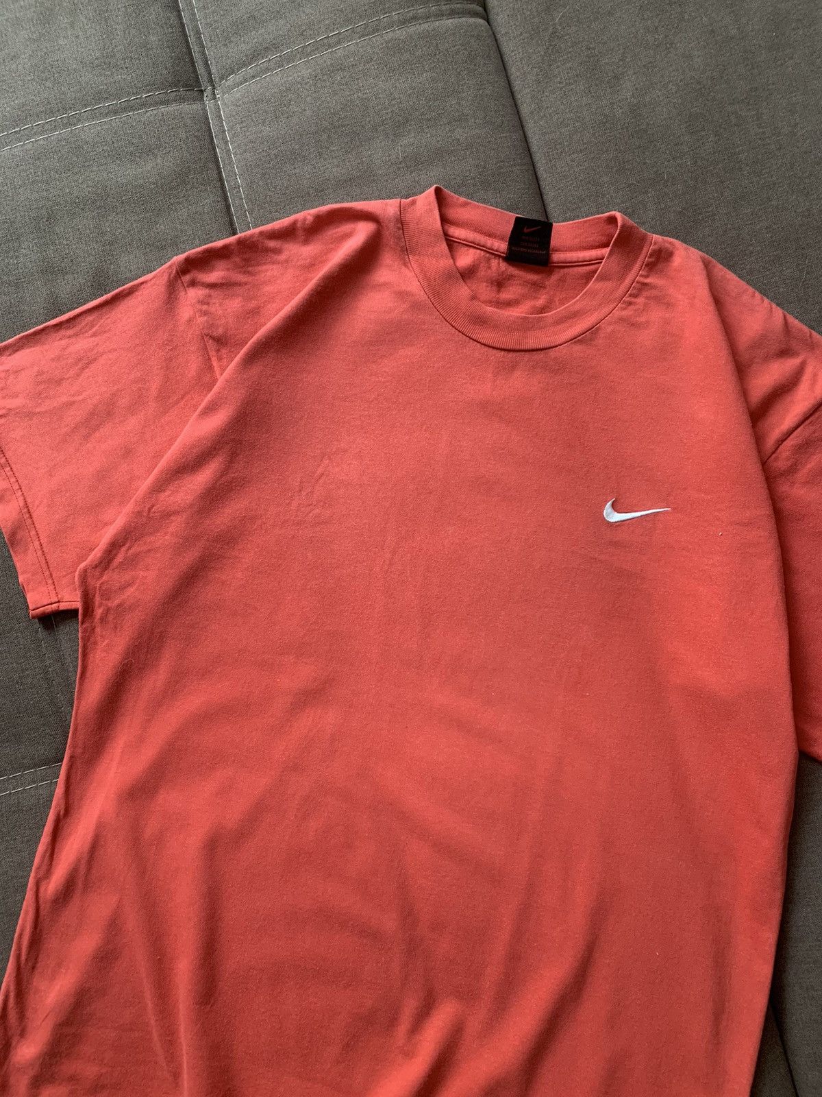 Nike Vintage 90s Nike t-shirt Y2K retro rare hype Size US XL / EU 56 / 4 - 2 Thumbnail