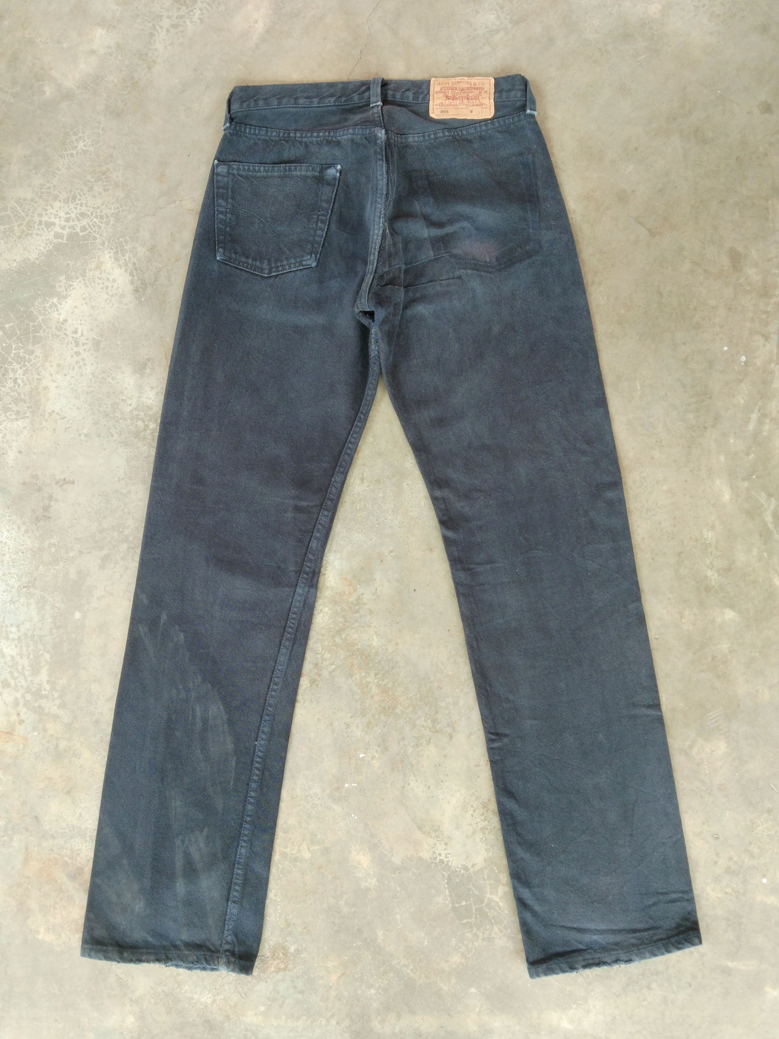 Vintage top Levis 501 Denim Jeans Size 42 Made in USA 90s 501XX