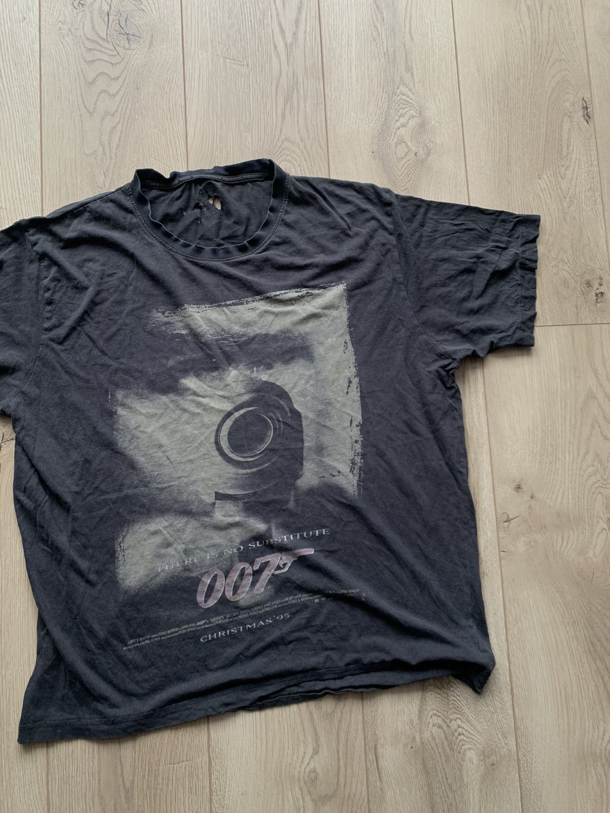 Other 1995 James Bond 007 gun barrel golden eye vintage rare tee Size US XXL / EU 58 / 5 - 3 Thumbnail