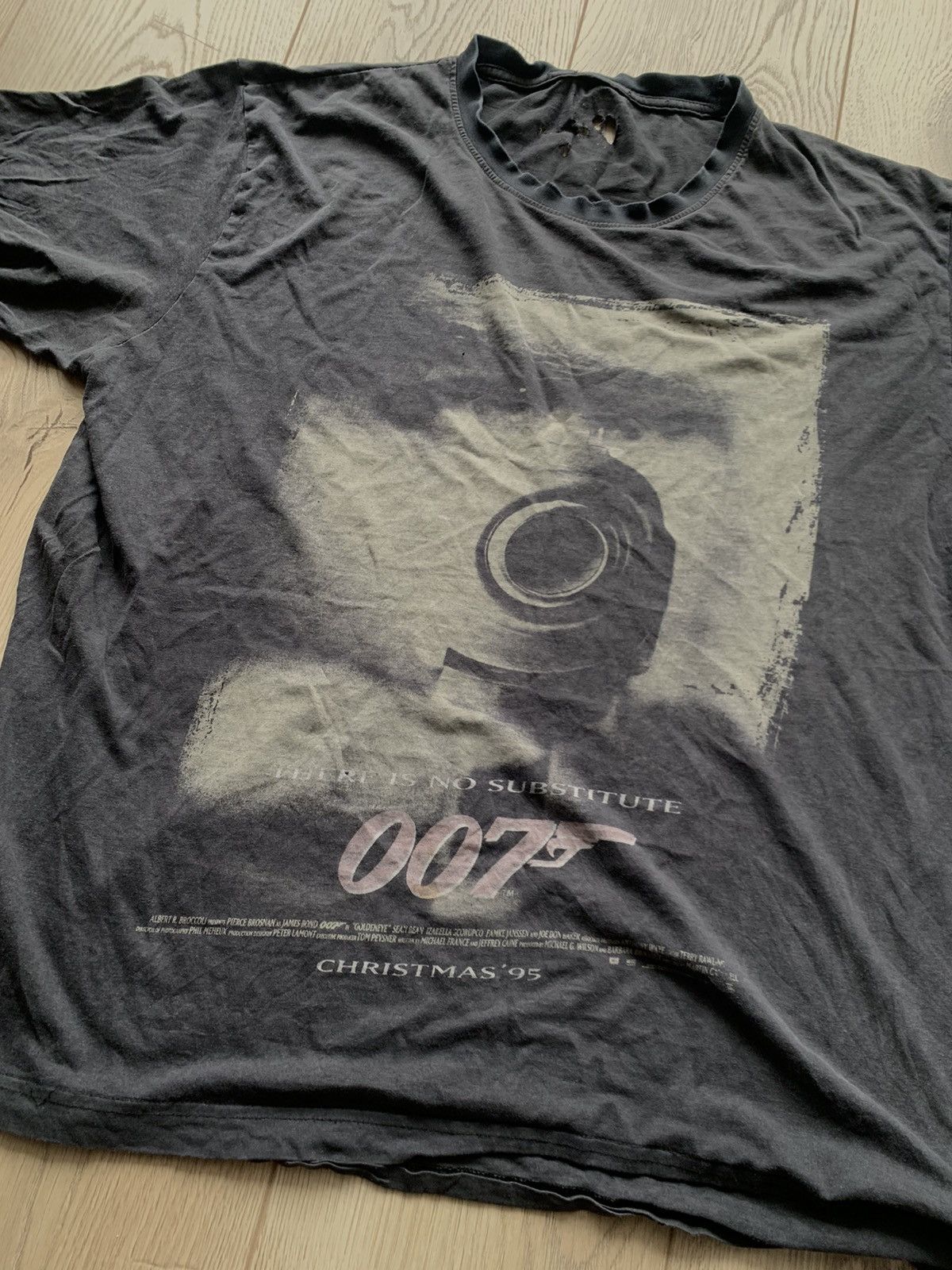 Other 1995 James Bond 007 gun barrel golden eye vintage rare tee Size US XXL / EU 58 / 5 - 4 Thumbnail