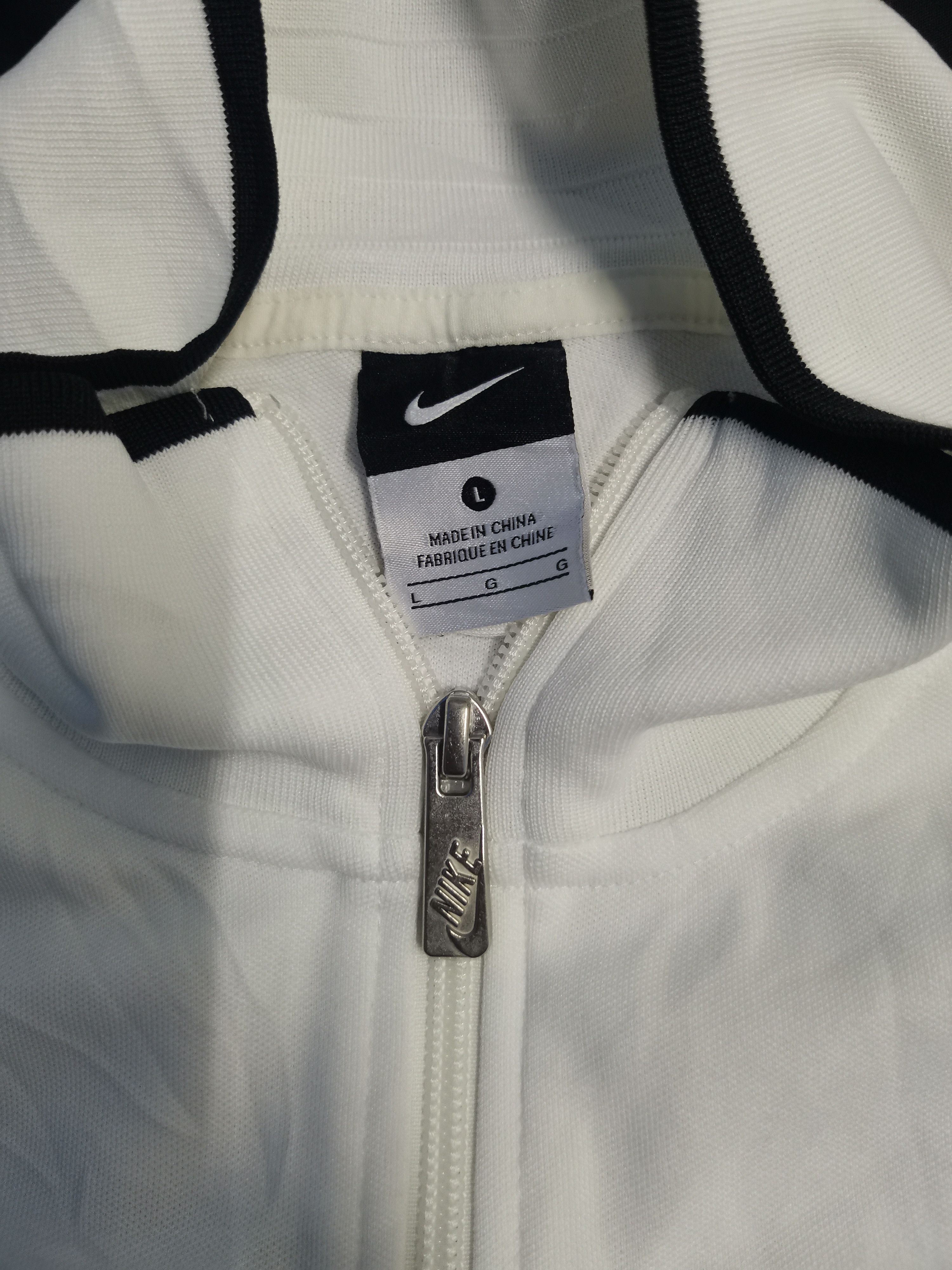 Nike Nike Juventus Football Soccer Sweater Jacket Nice White Size US L / EU 52-54 / 3 - 3 Thumbnail