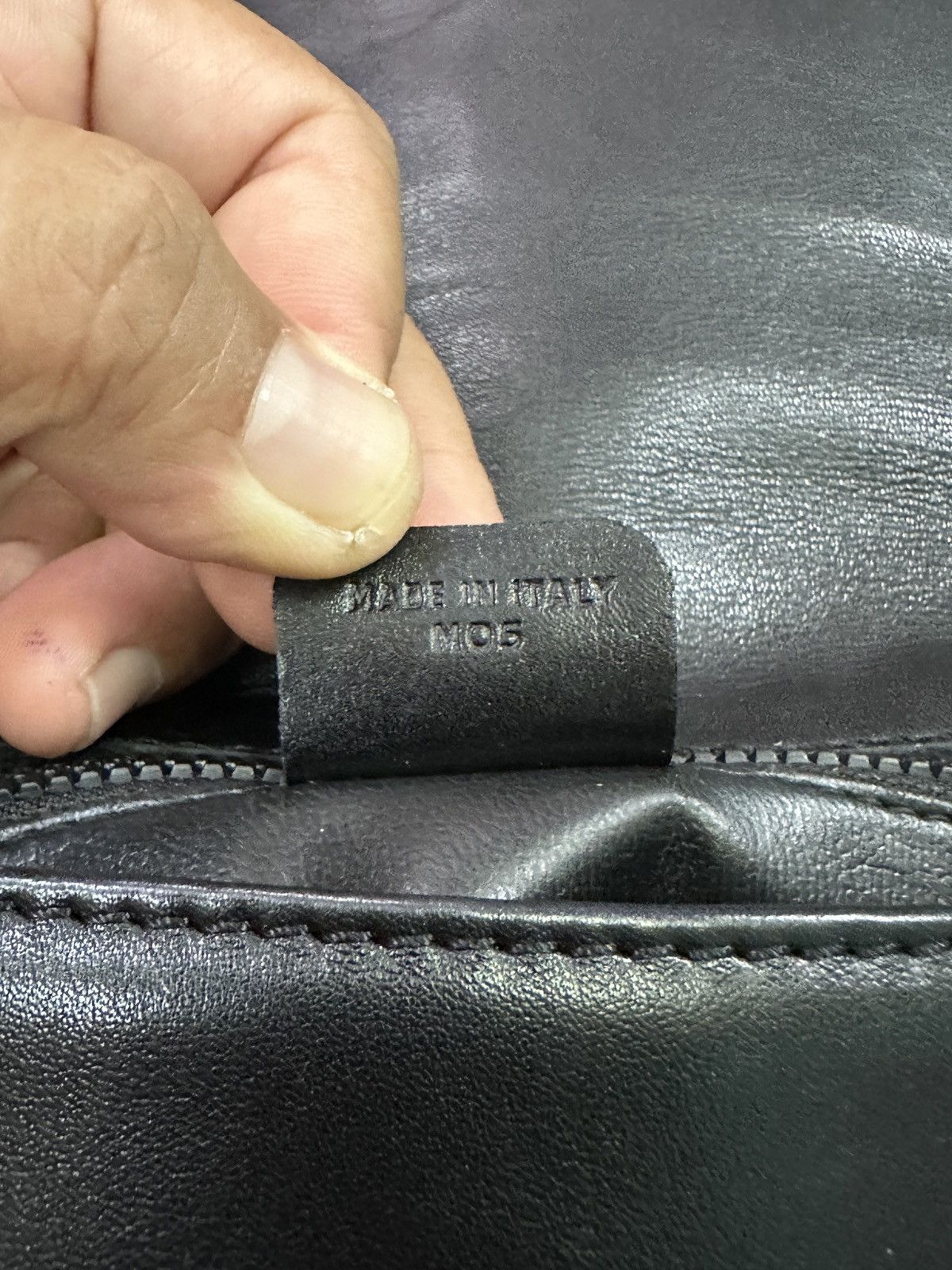 Celine HOT ITEM AUTHENTIC CELINE MINI LEATHER CROSSBODY BAG Size ONE SIZE - 17 Thumbnail