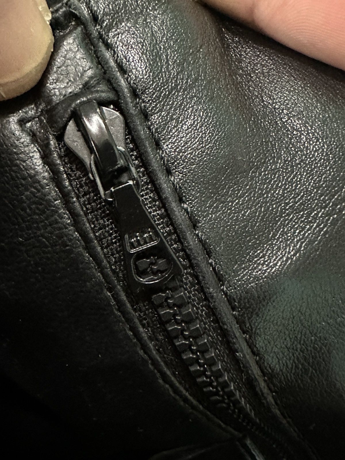 Celine HOT ITEM AUTHENTIC CELINE MINI LEATHER CROSSBODY BAG Size ONE SIZE - 18 Thumbnail