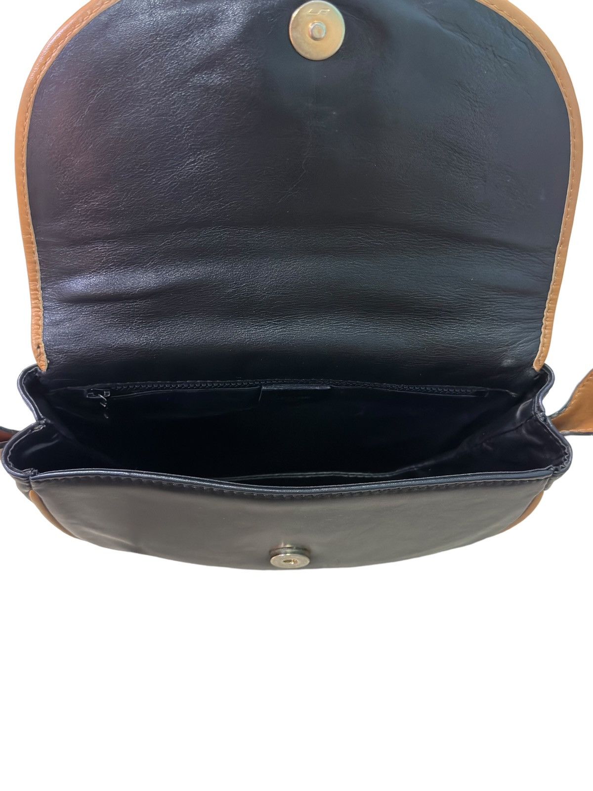 Celine HOT ITEM AUTHENTIC CELINE MINI LEATHER CROSSBODY BAG Size ONE SIZE - 15 Thumbnail