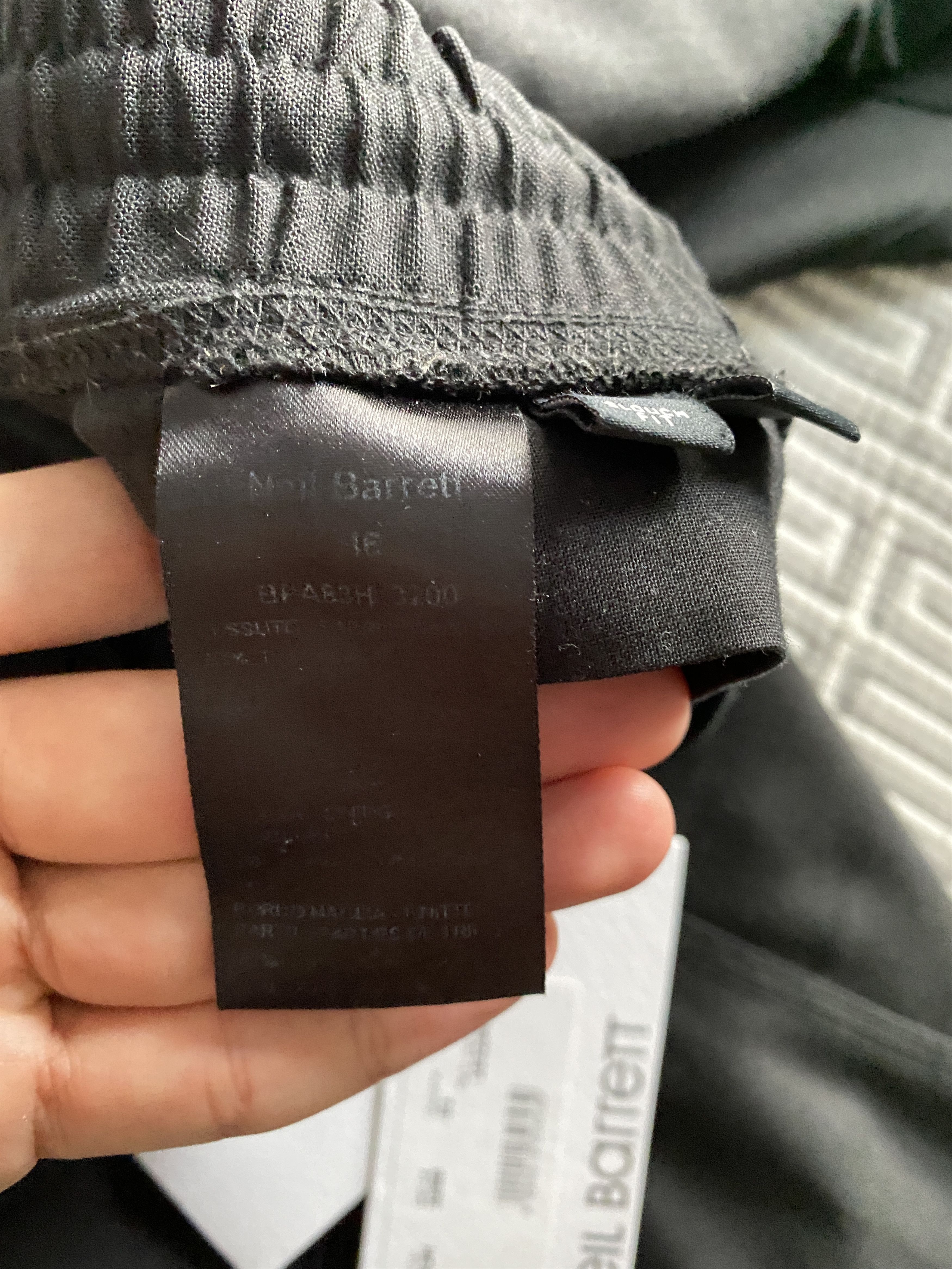 Neil Barrett Neil Barrett Cropped Pants Size US 30 / EU 46 - 8 Thumbnail