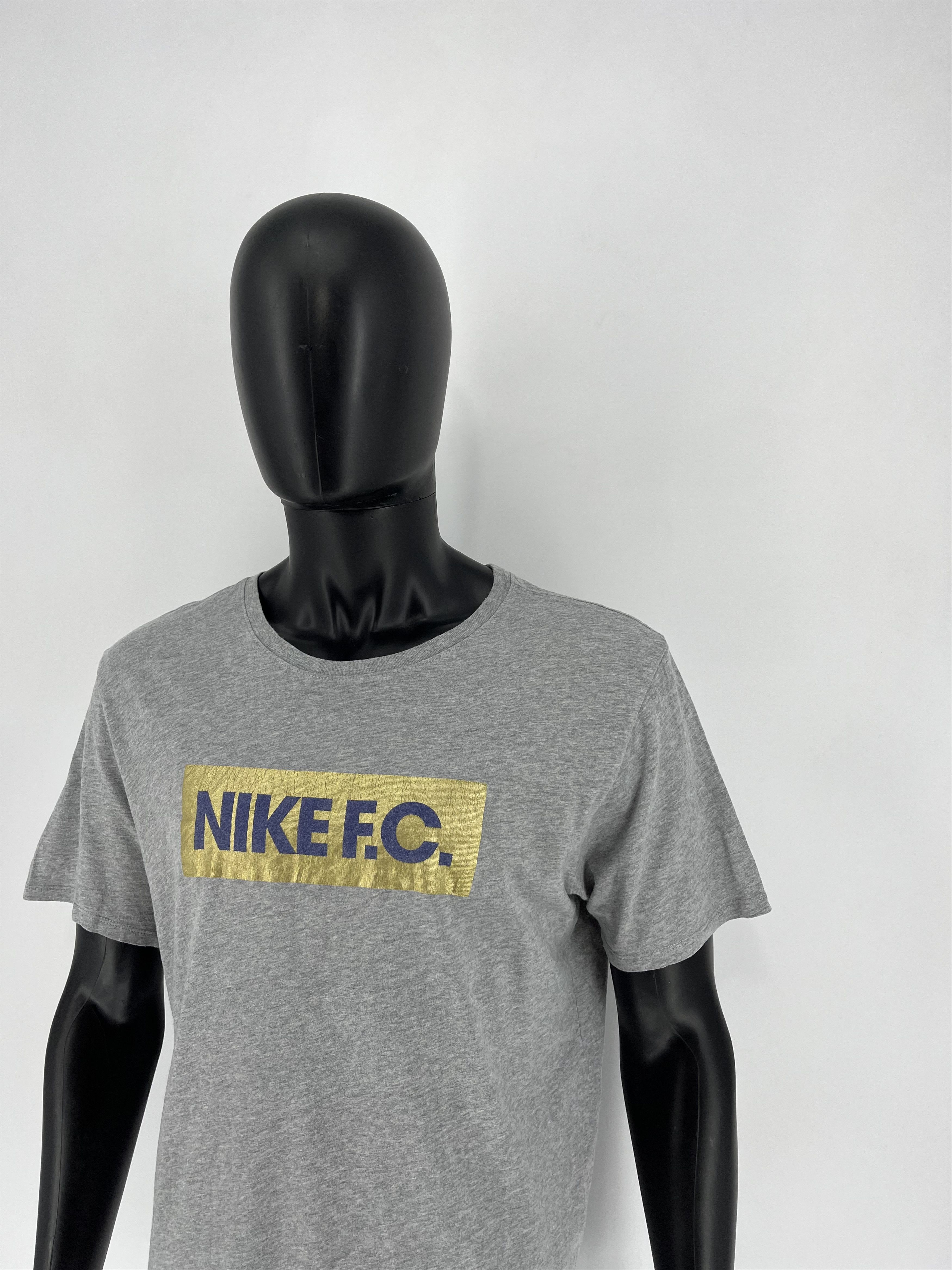 Nike Vintage 90s Nike F.C. Swoosh Logo Tee Travis Scott Style Size US L / EU 52-54 / 3 - 4 Thumbnail