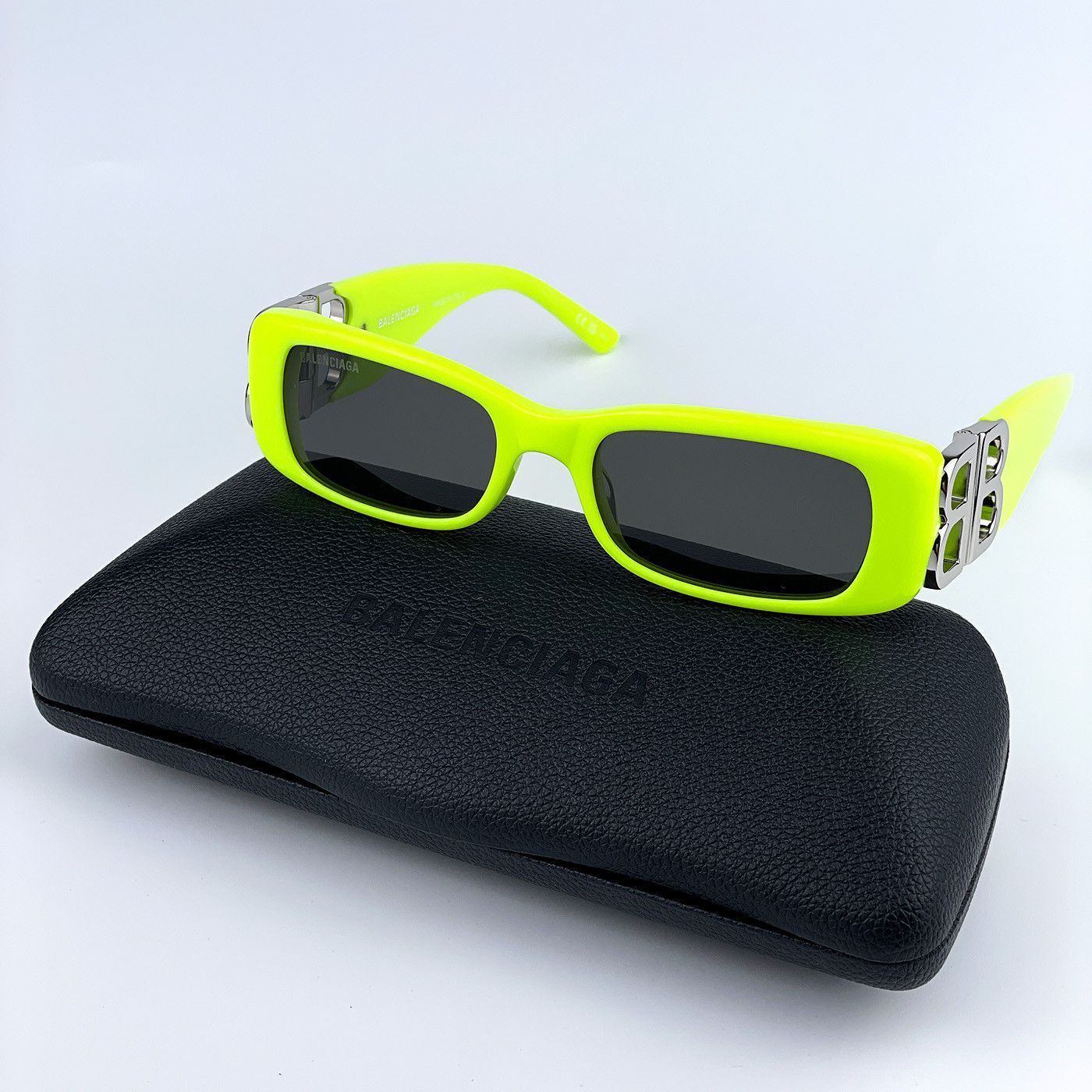 サングラス BALENCIAGA BLACK NYLON BLADE RECTANGLE SUNGLASSES Blade Rectangle Sunglasses in Black | Balenciaga US
