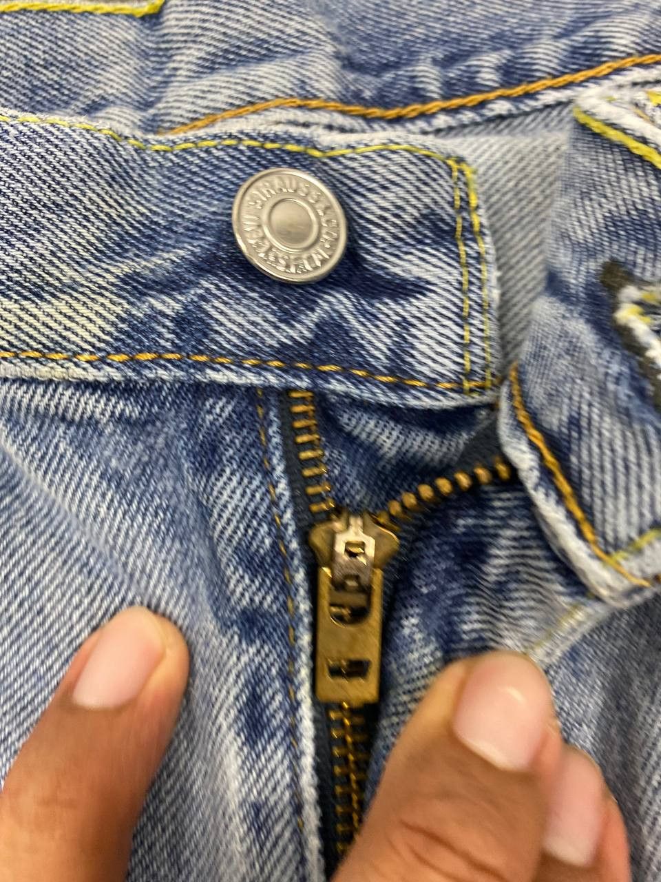 Levi's levis 550 relaxed fit distressed denim Size US 37 - 12 Thumbnail