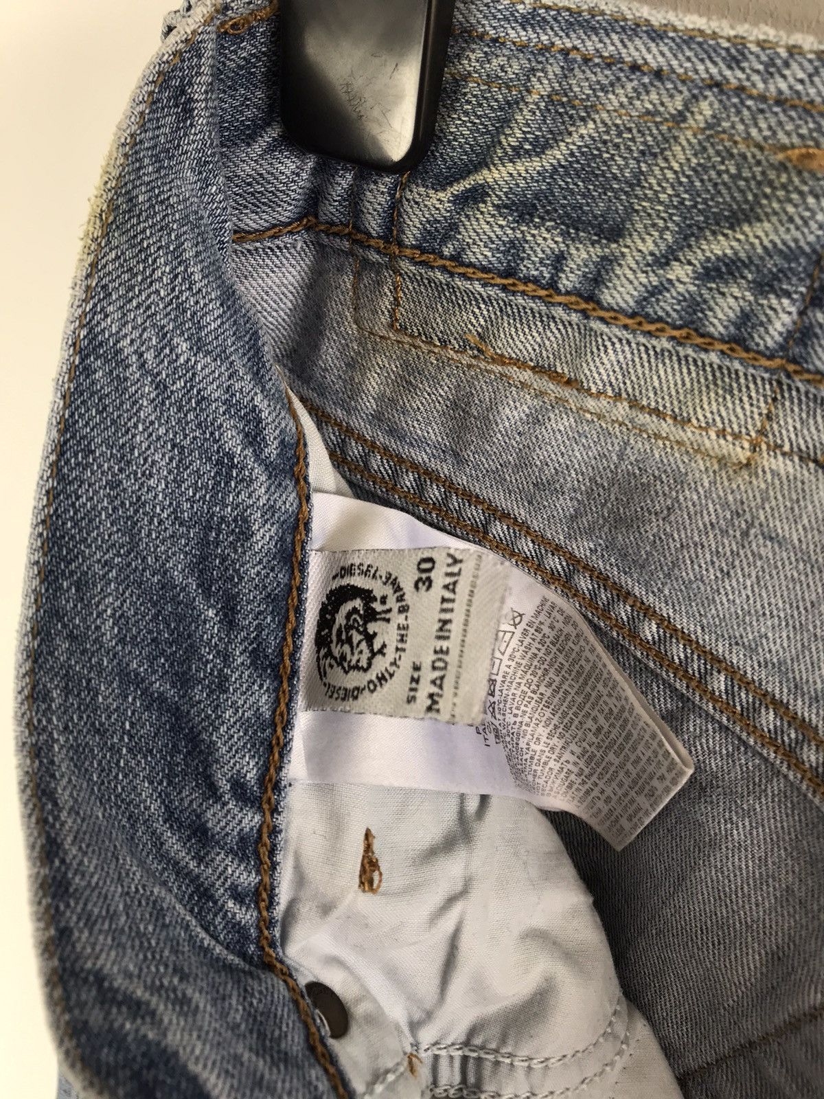 Diesel × Vintage Vintage Diesel Distressed Blue Denim Jeans Made In Italy Size US 30 / EU 46 - 5 Thumbnail