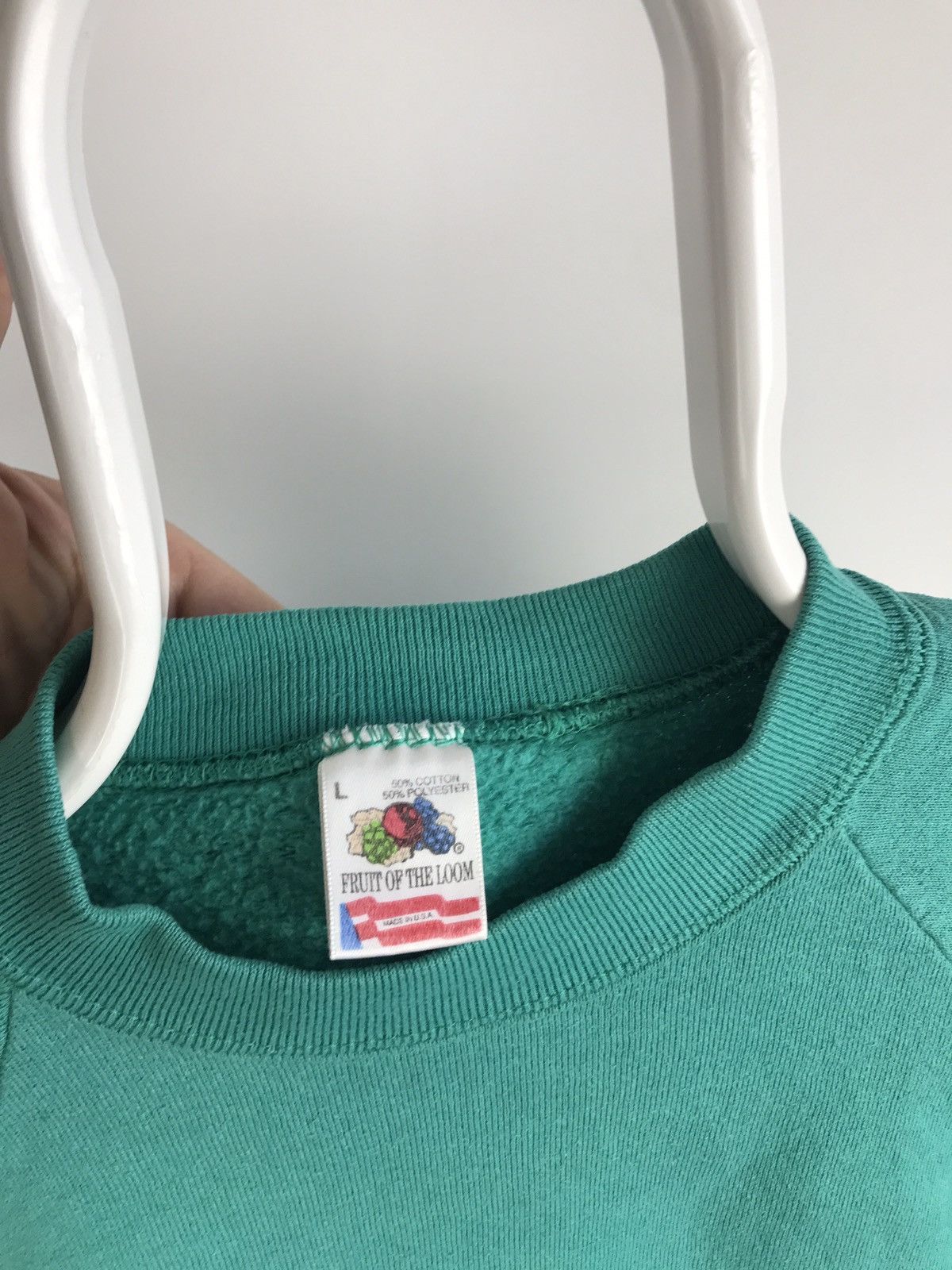 Vintage Vintage Fruit Of The Loom Sweatshirt Made in USA Boxie Fit Size US L / EU 52-54 / 3 - 4 Thumbnail