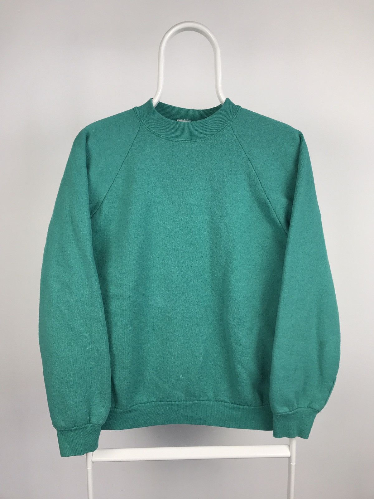 Vintage Vintage Fruit Of The Loom Sweatshirt Made in USA Boxie Fit Size US L / EU 52-54 / 3 - 1 Thumbnail