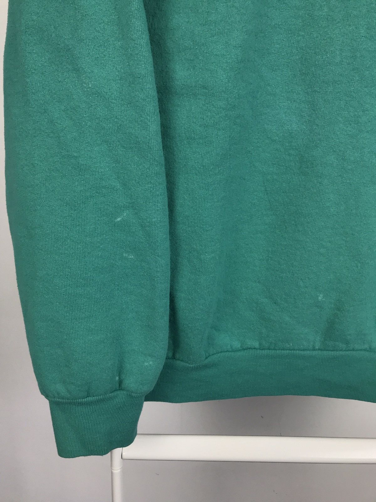 Vintage Vintage Fruit Of The Loom Sweatshirt Made in USA Boxie Fit Size US L / EU 52-54 / 3 - 2 Thumbnail