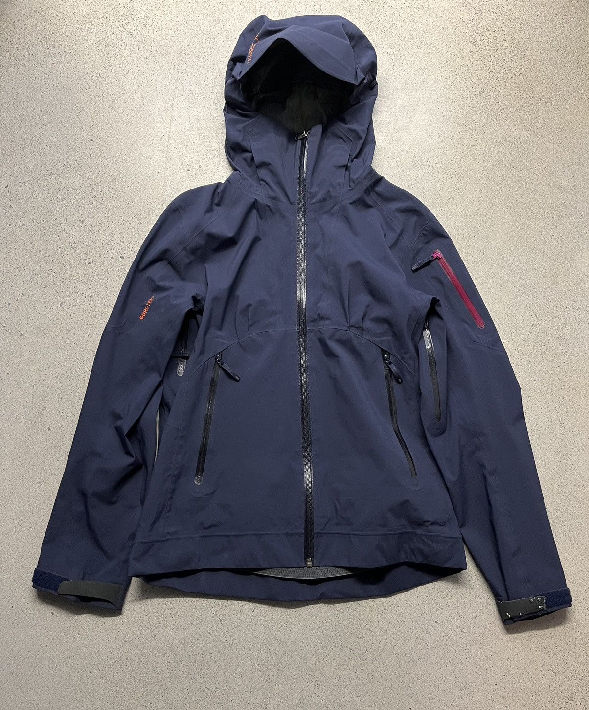 Image of Arcteryx Arc’Teryx Sentinel Gore Tex Jacket in Navy, Women's (Size Small)