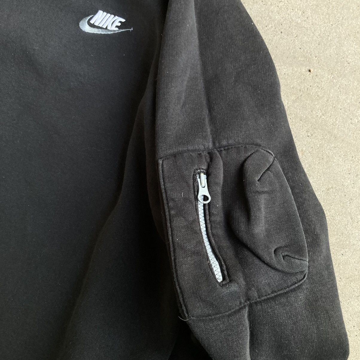 Nike Vintage Nike sweatshirt with sleeve pocket Y2K Size US M / EU 48-50 / 2 - 3 Thumbnail
