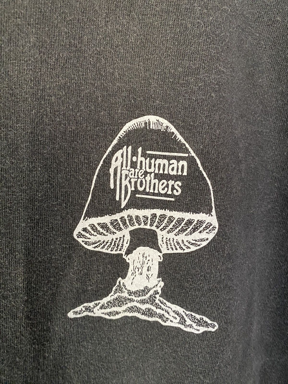 General Research SS98 All human are brother tee Size US XS / EU 42 / 0 - 4 Thumbnail