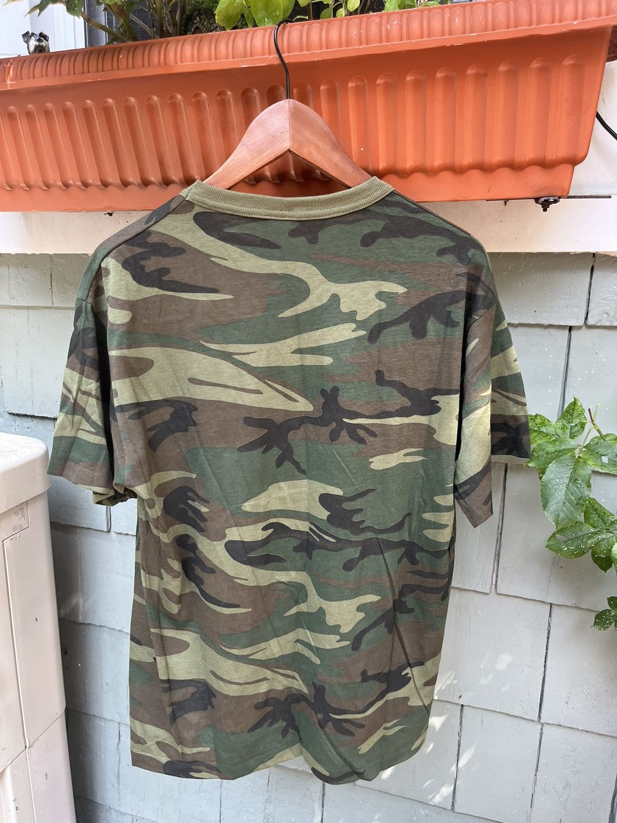 Vintage Vintage Camo Made in USA Paper Thin Uzi Gun Graphic Tee Size US XL / EU 56 / 4 - 8 Thumbnail