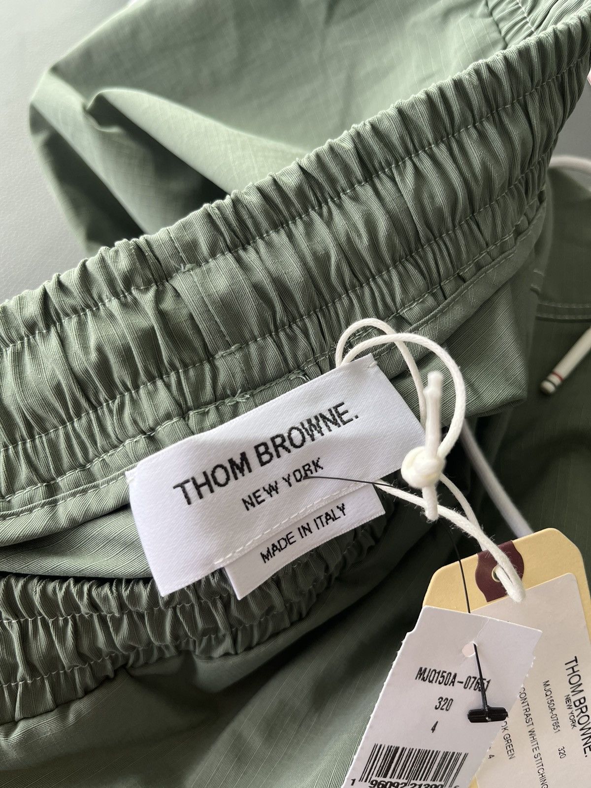 Thom Browne Brand New Thom Browne Limited Edition Iconic Dark Green Size US 33 - 8 Thumbnail