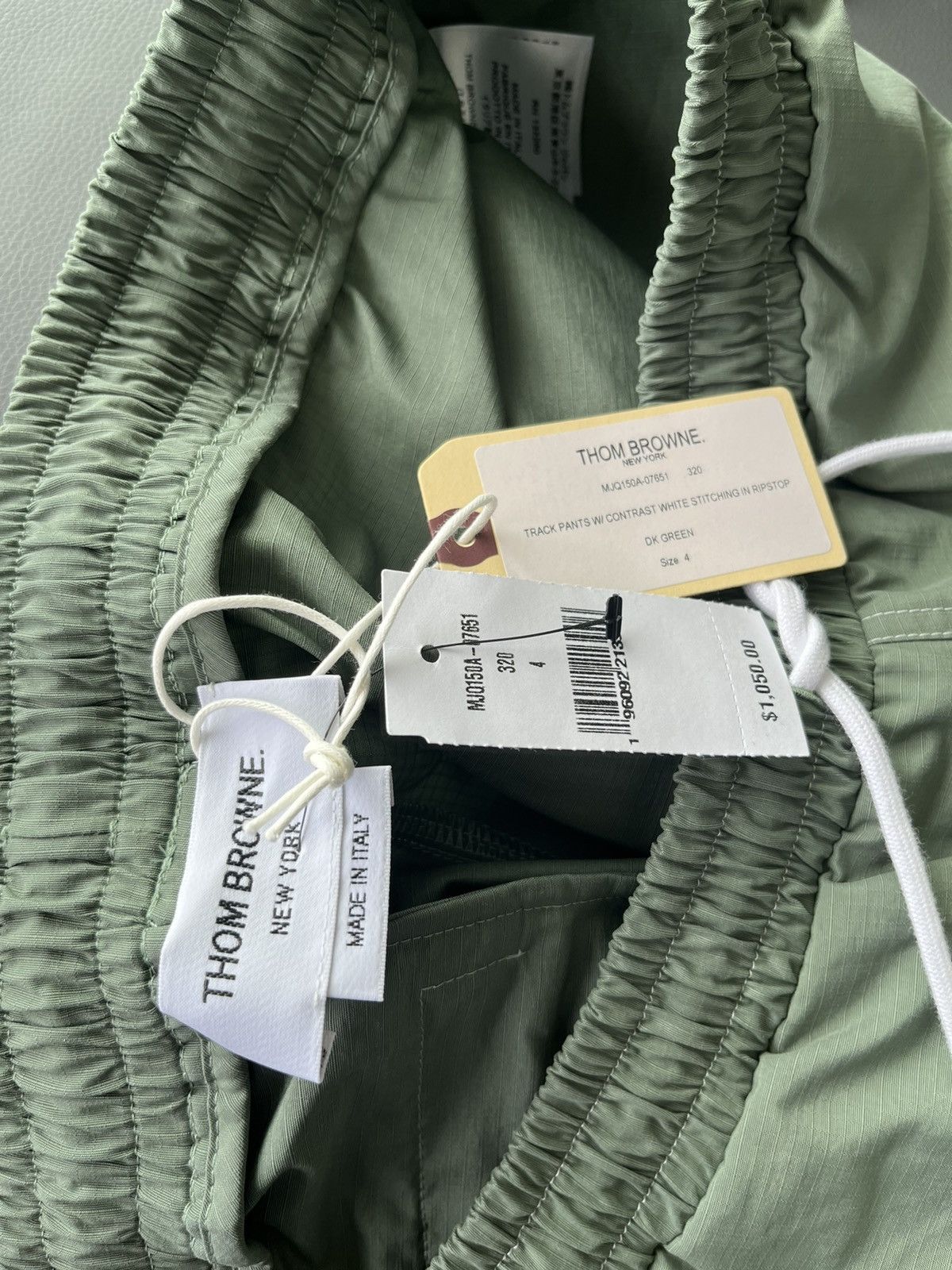 Thom Browne Brand New Thom Browne Limited Edition Iconic Dark Green Size US 33 - 6 Thumbnail