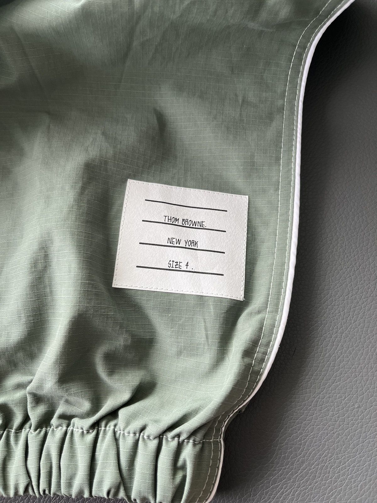 Thom Browne Brand New Thom Browne Limited Edition Iconic Dark Green Size US 33 - 3 Thumbnail