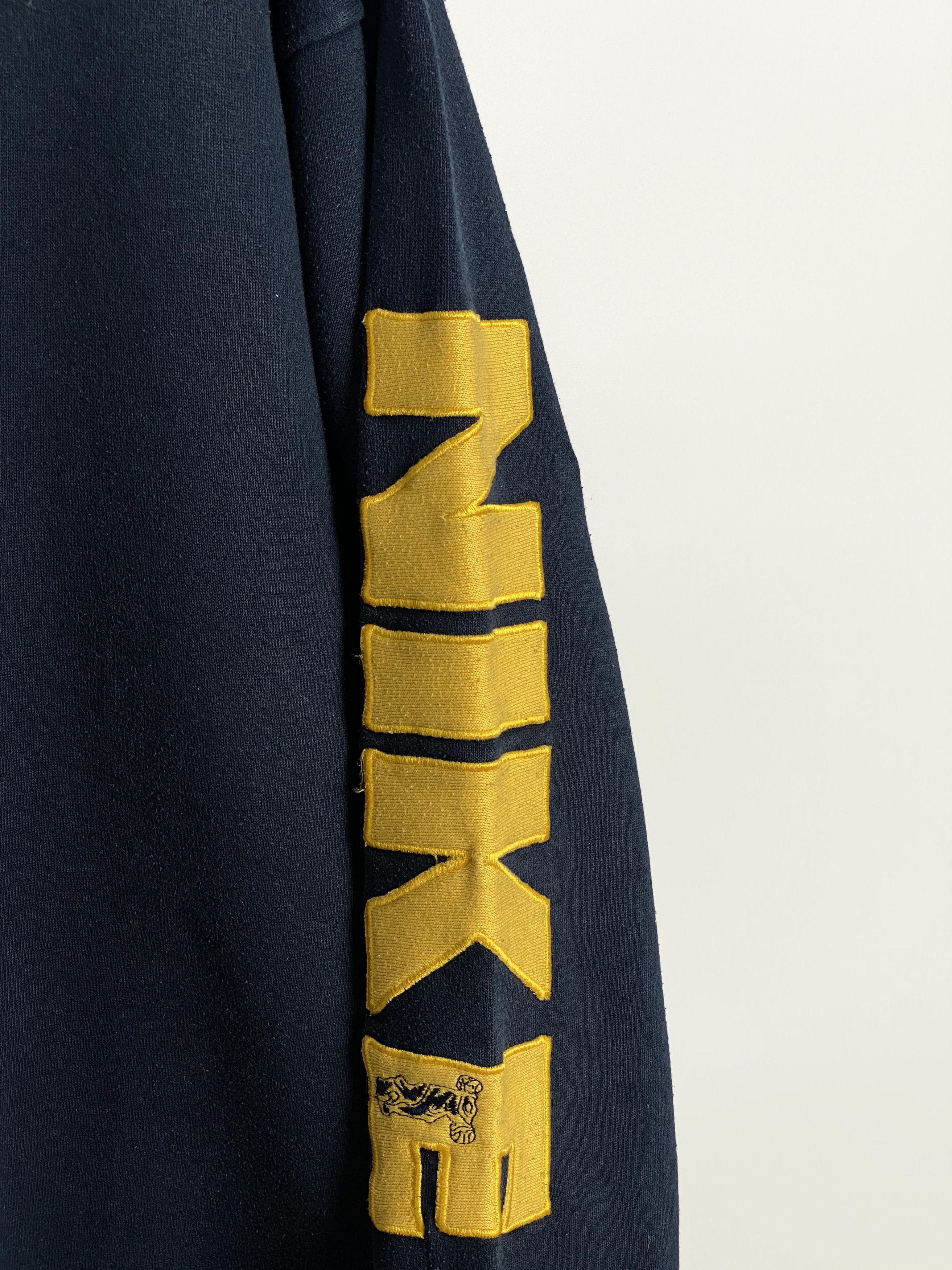 Nike Vintage NIKE Spellout Logo Navy Sweatshirt y2k Made Portugal Size US XXL / EU 58 / 5 - 2 Thumbnail
